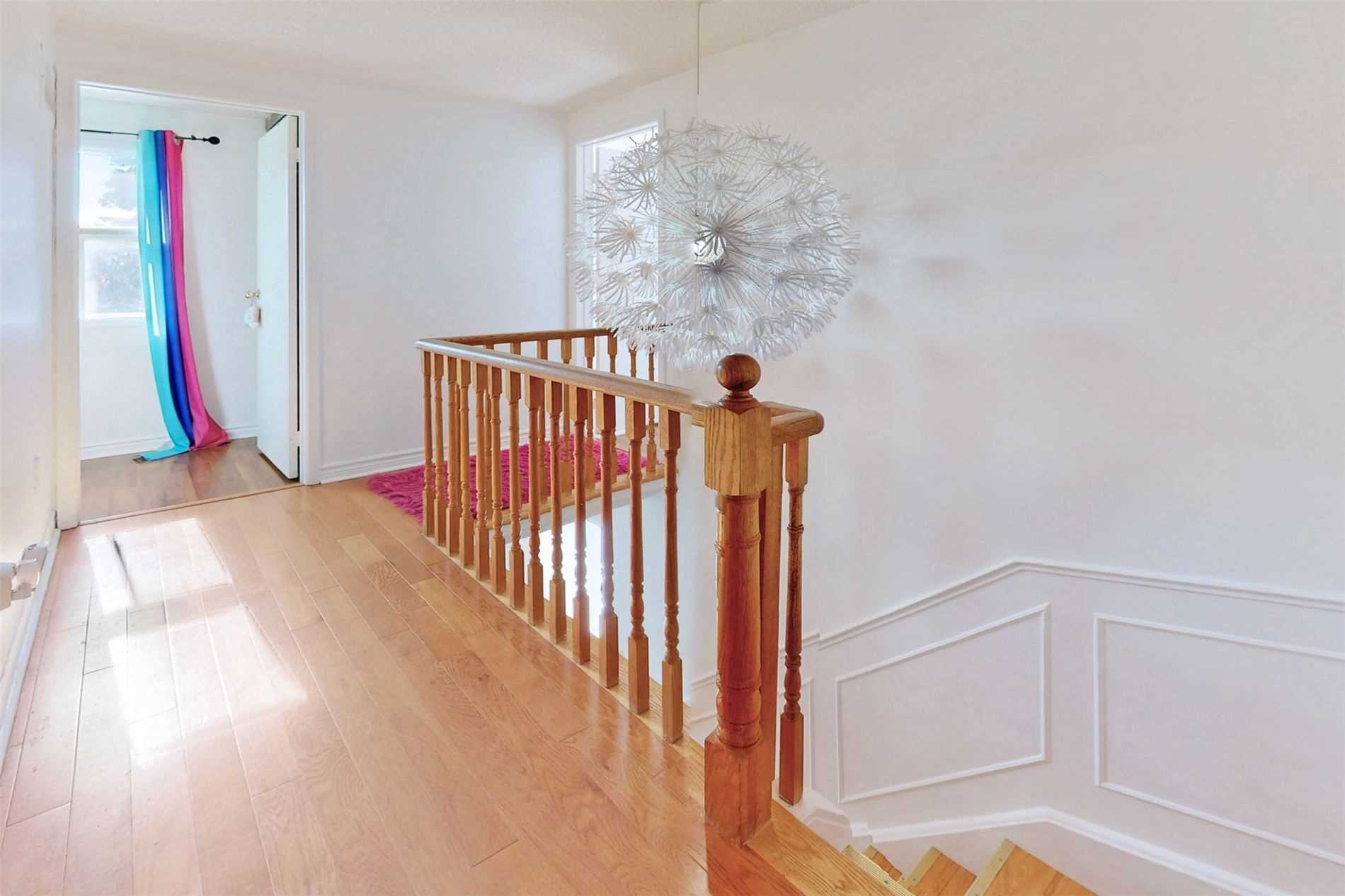 18 Charlton Cres