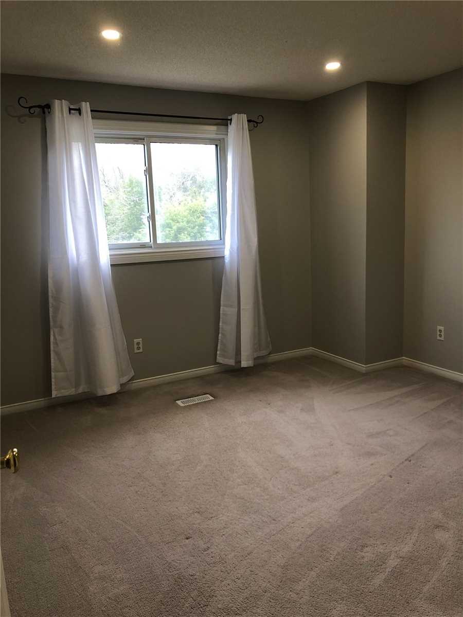 60 Cluett Dr