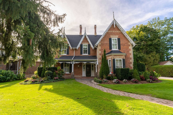 5028 Main St, Clarington