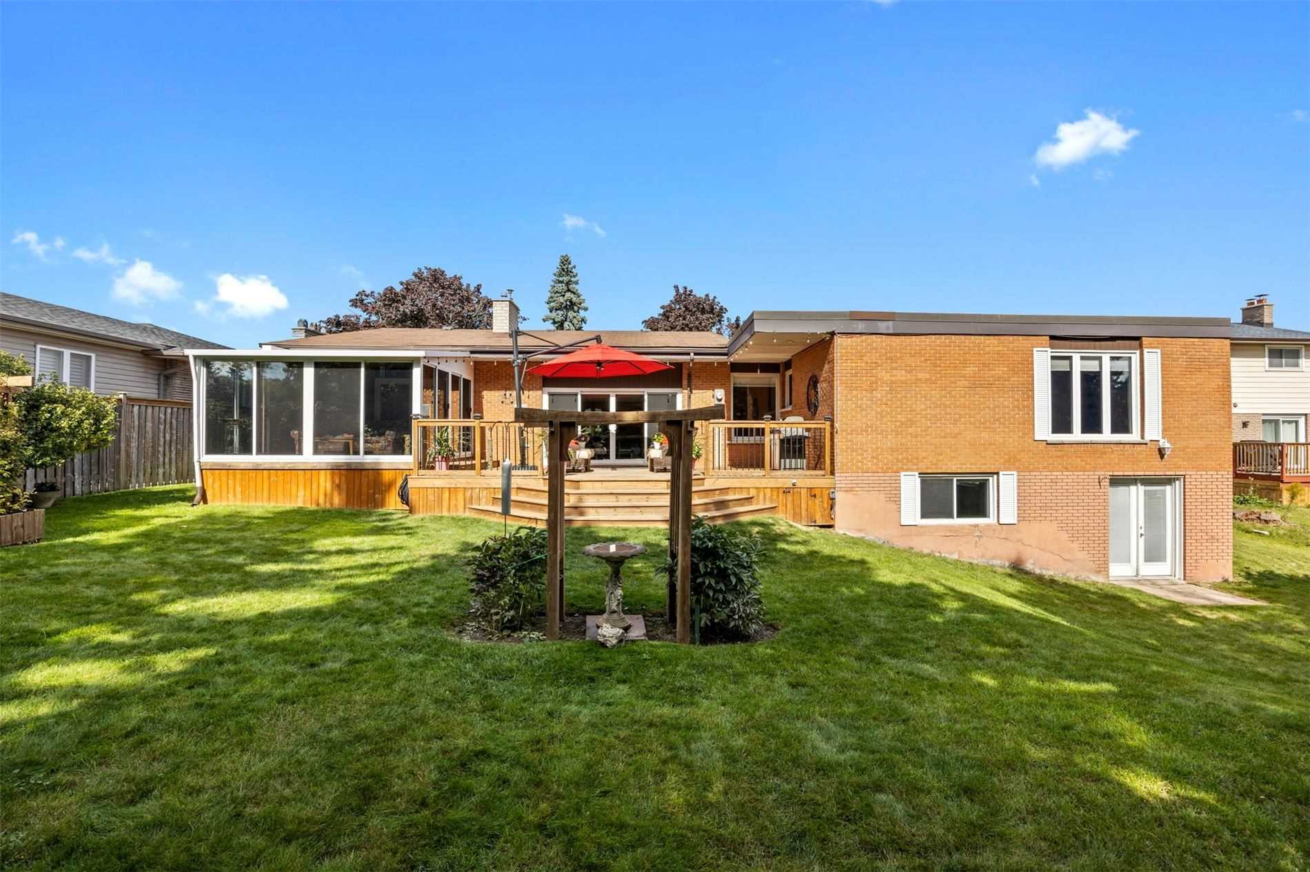 83 Sherwood Road E