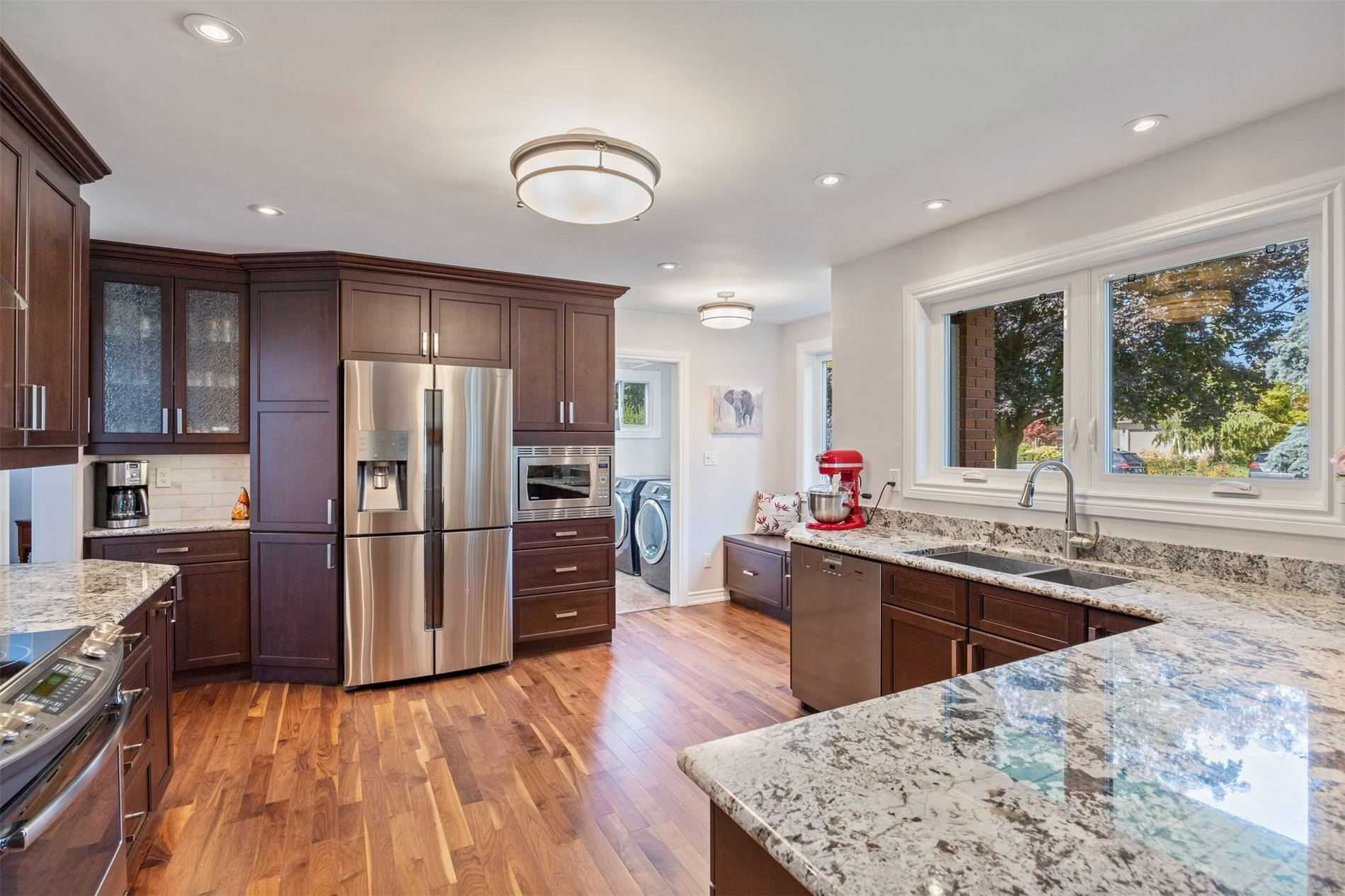 83 Sherwood Road E