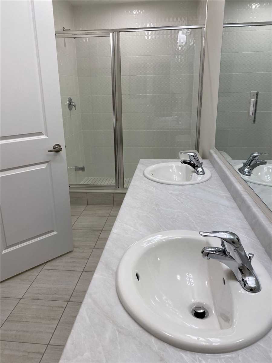 136 Ogston Cres