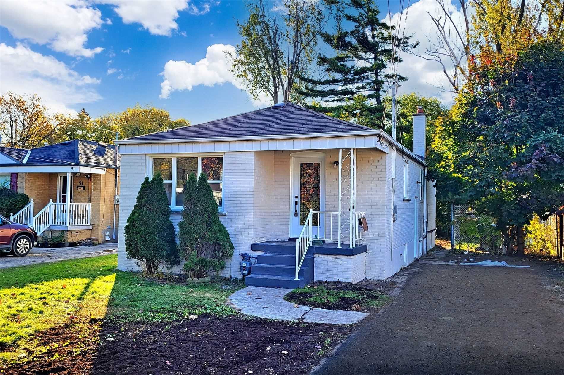 89 Darlingside Dr