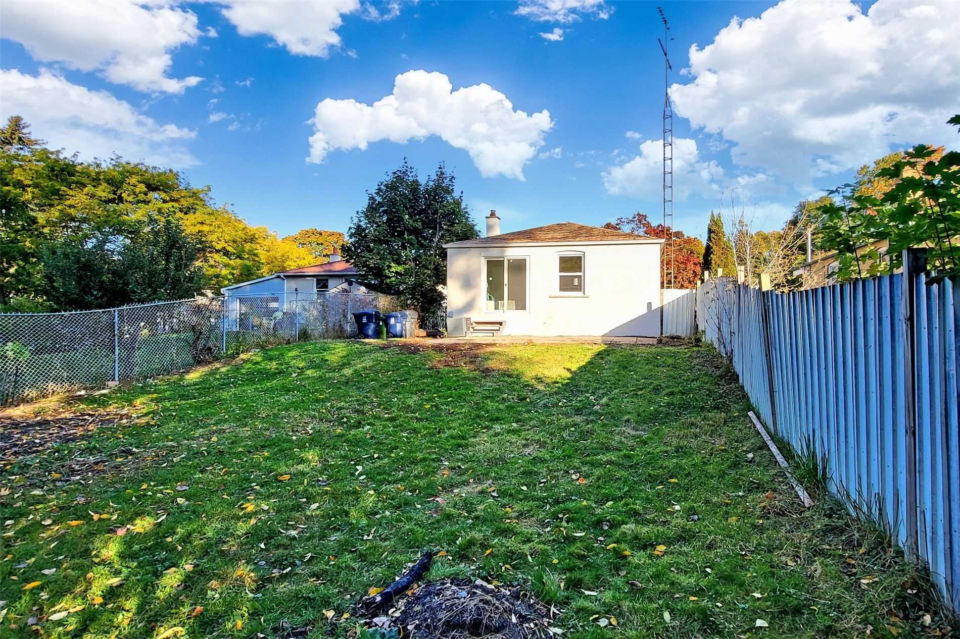 89 Darlingside Dr