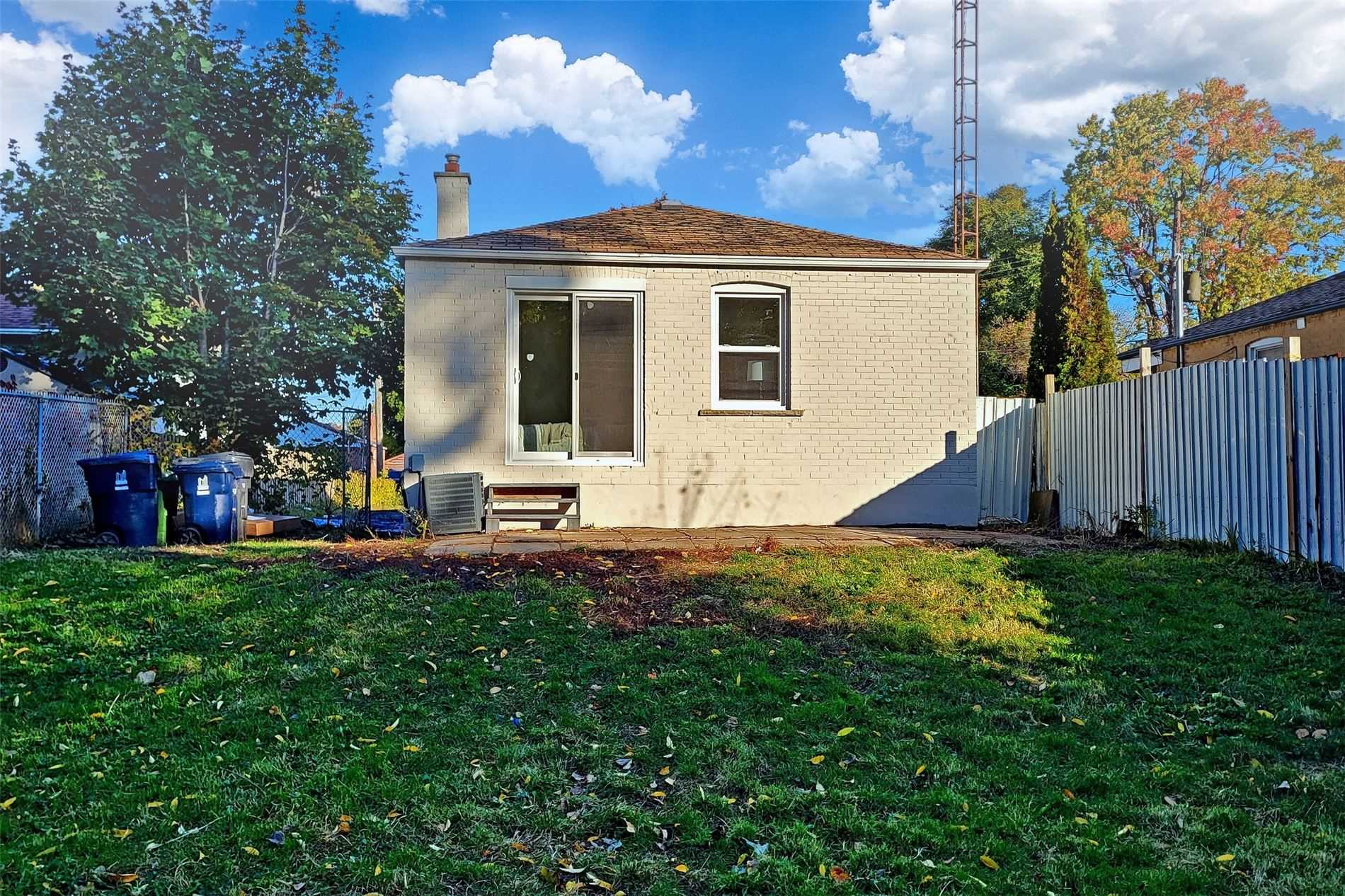89 Darlingside Dr