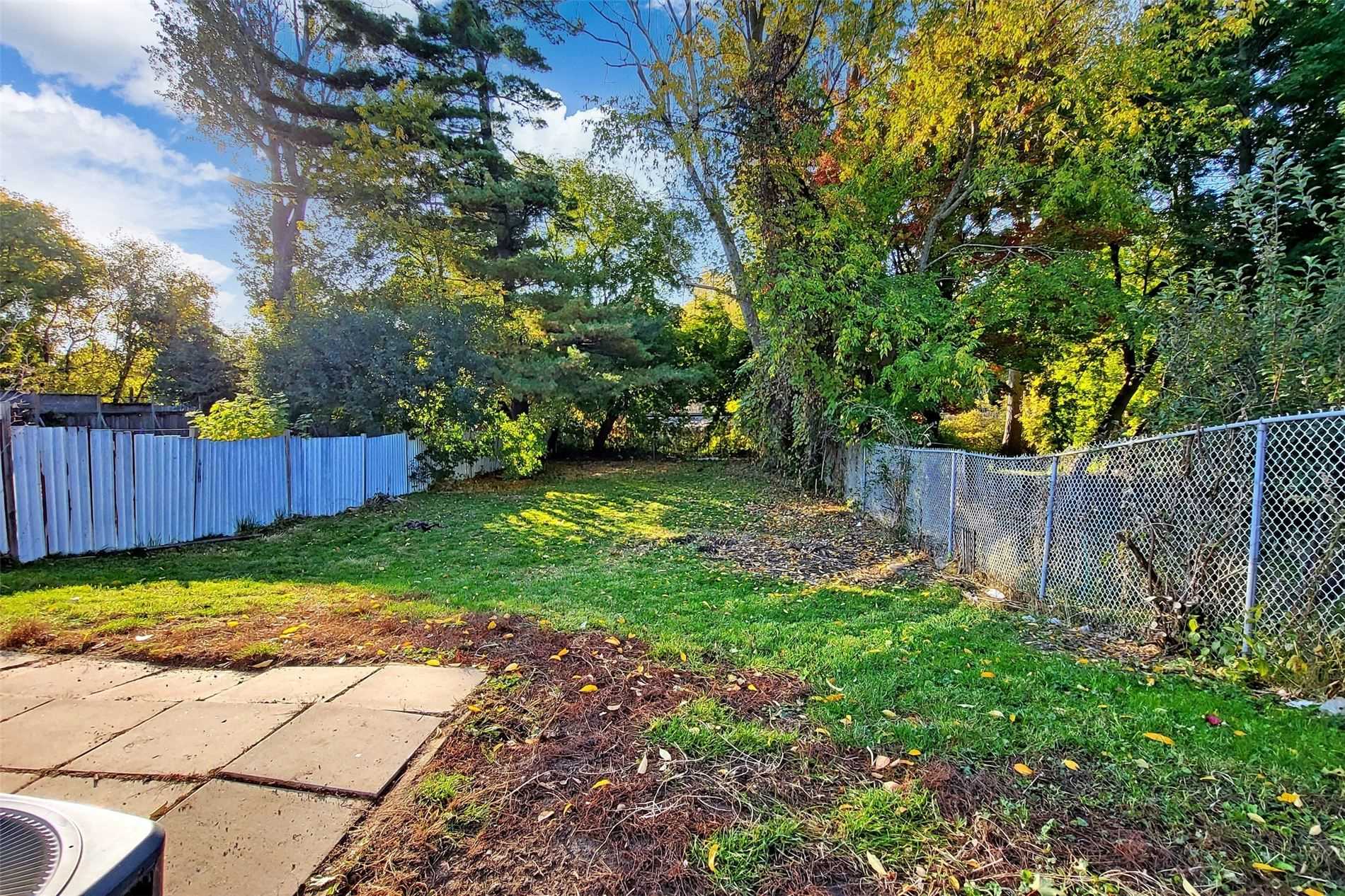 89 Darlingside Dr