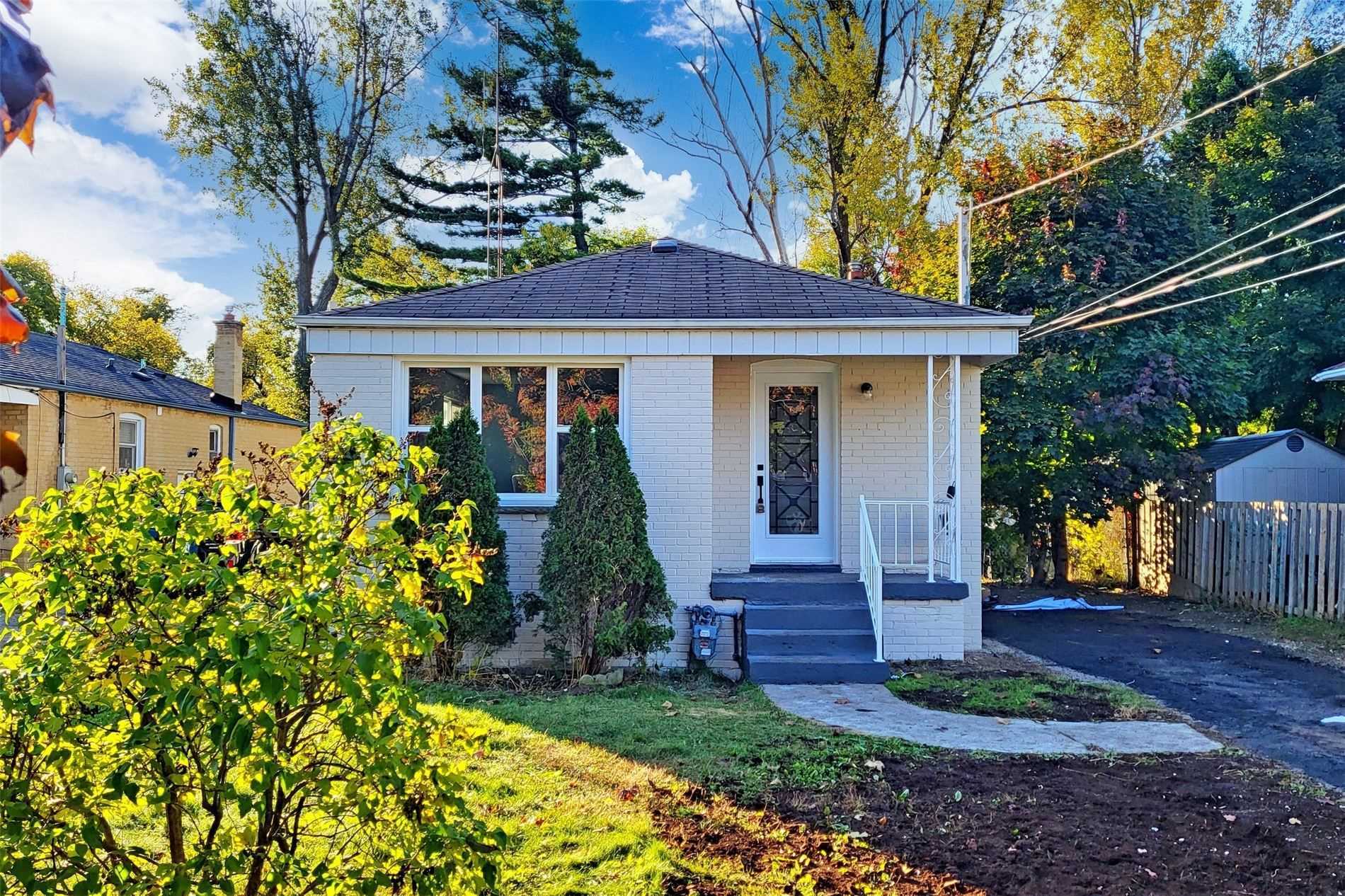 89 Darlingside Dr