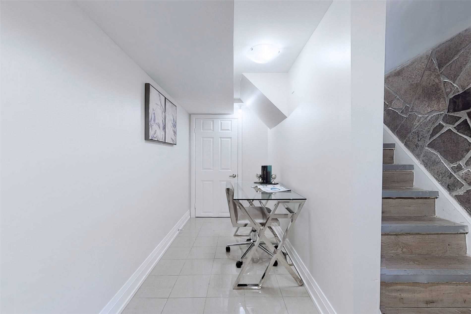 89 Darlingside Dr