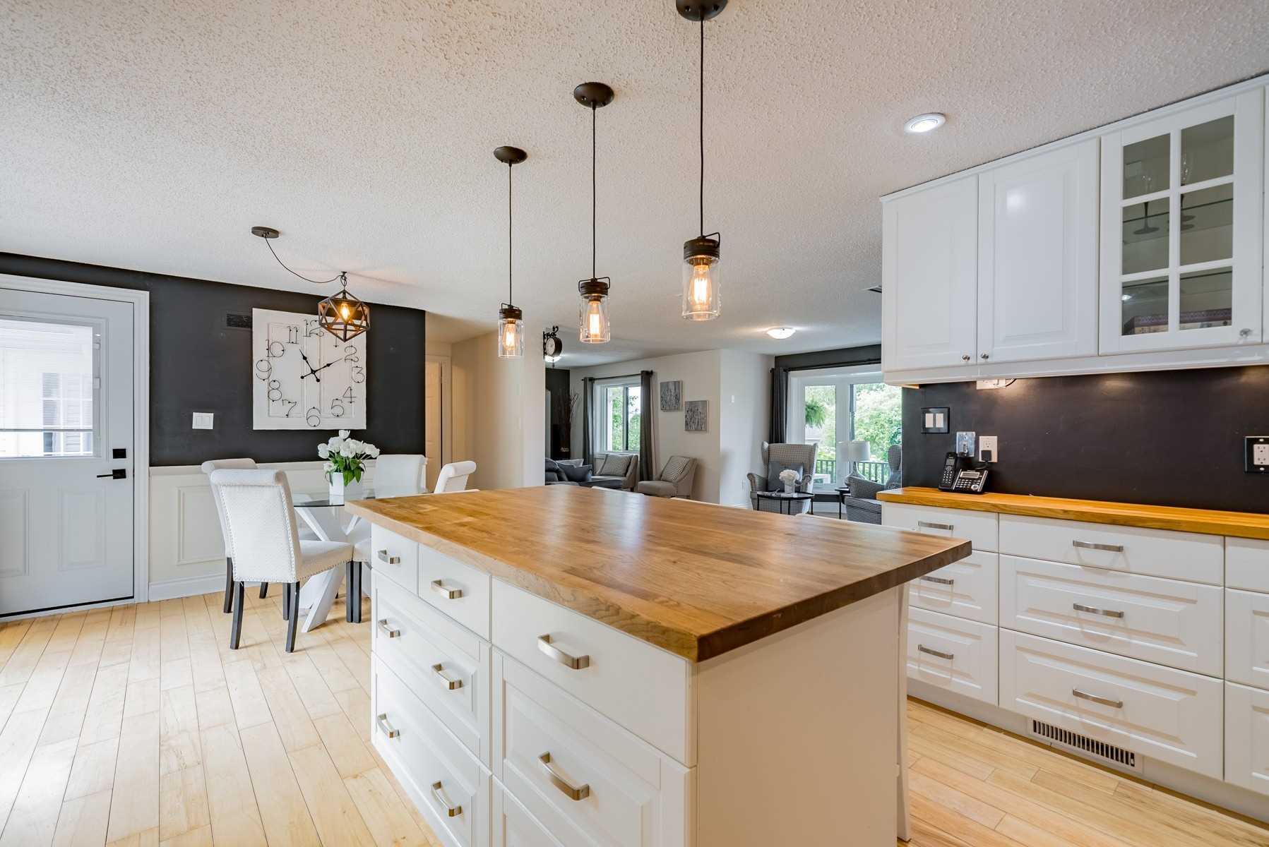 40 Scugog Point Cres