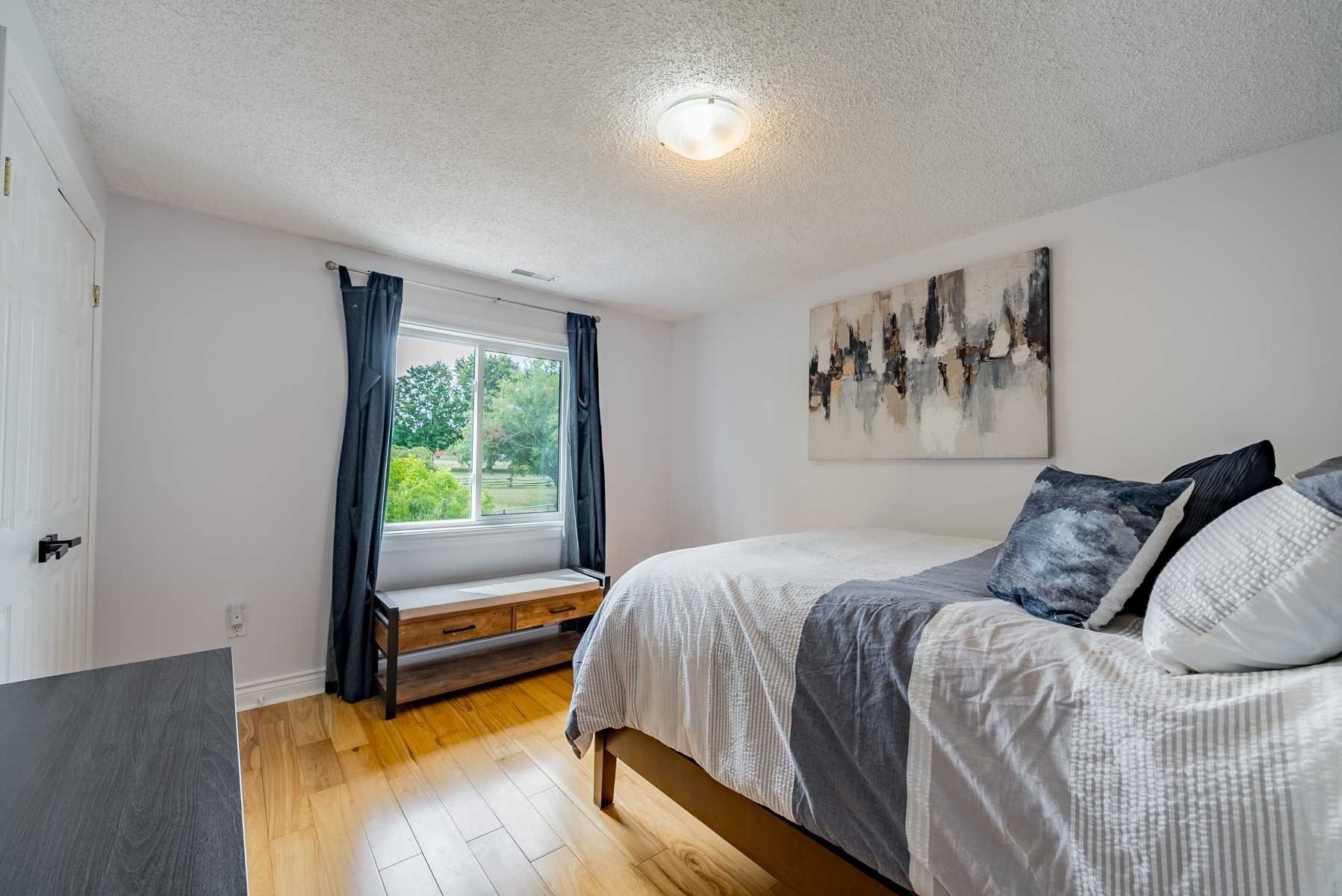 40 Scugog Point Cres