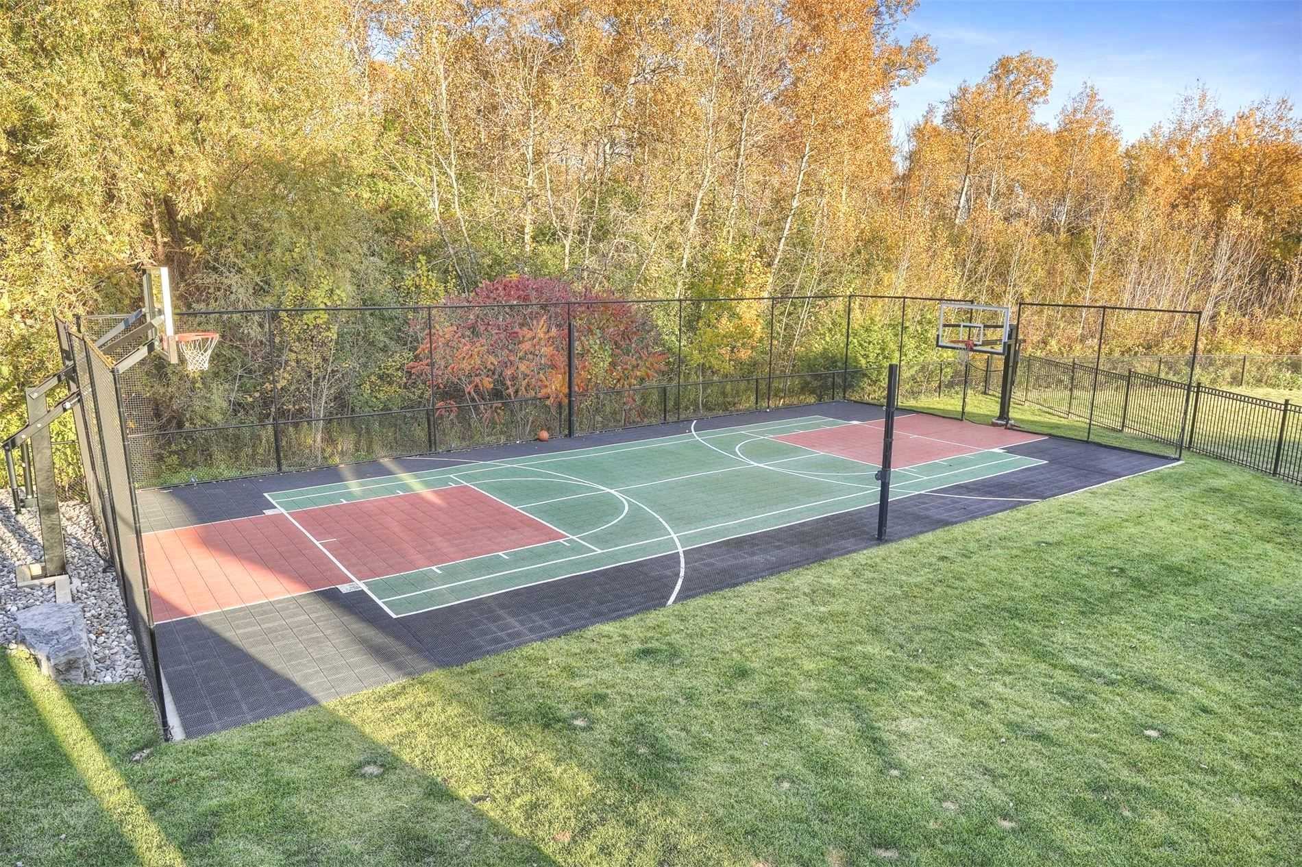 10 Donwoods Cres