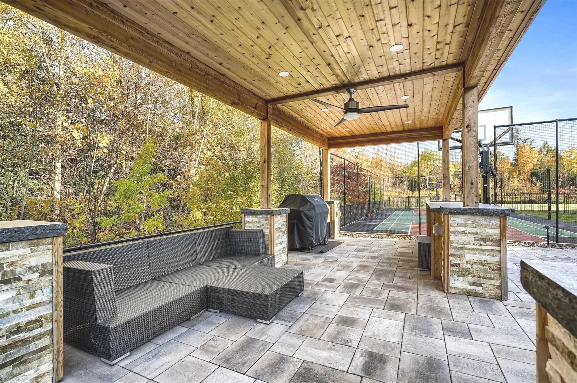 10 Donwoods Cres