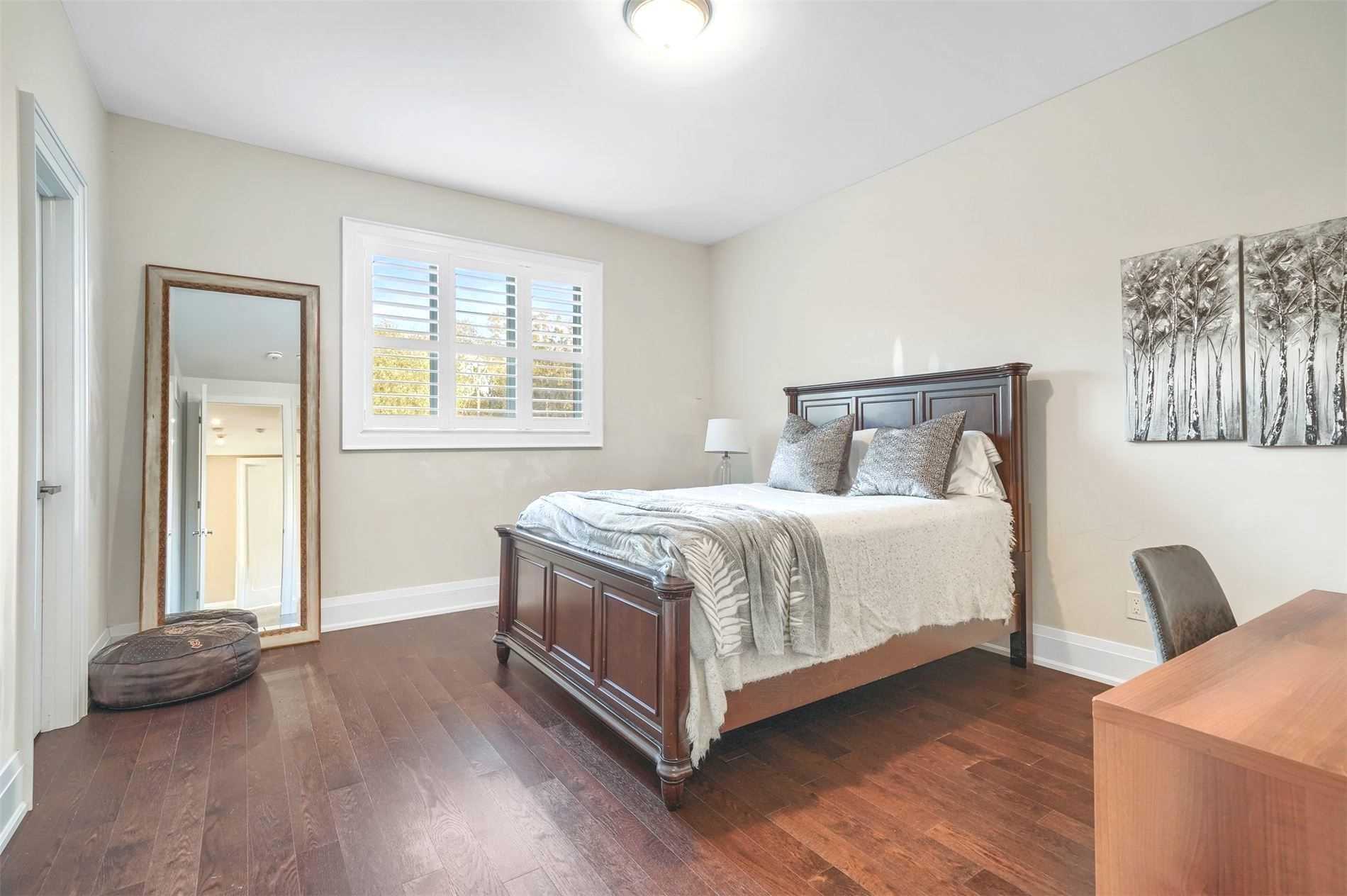 10 Donwoods Cres