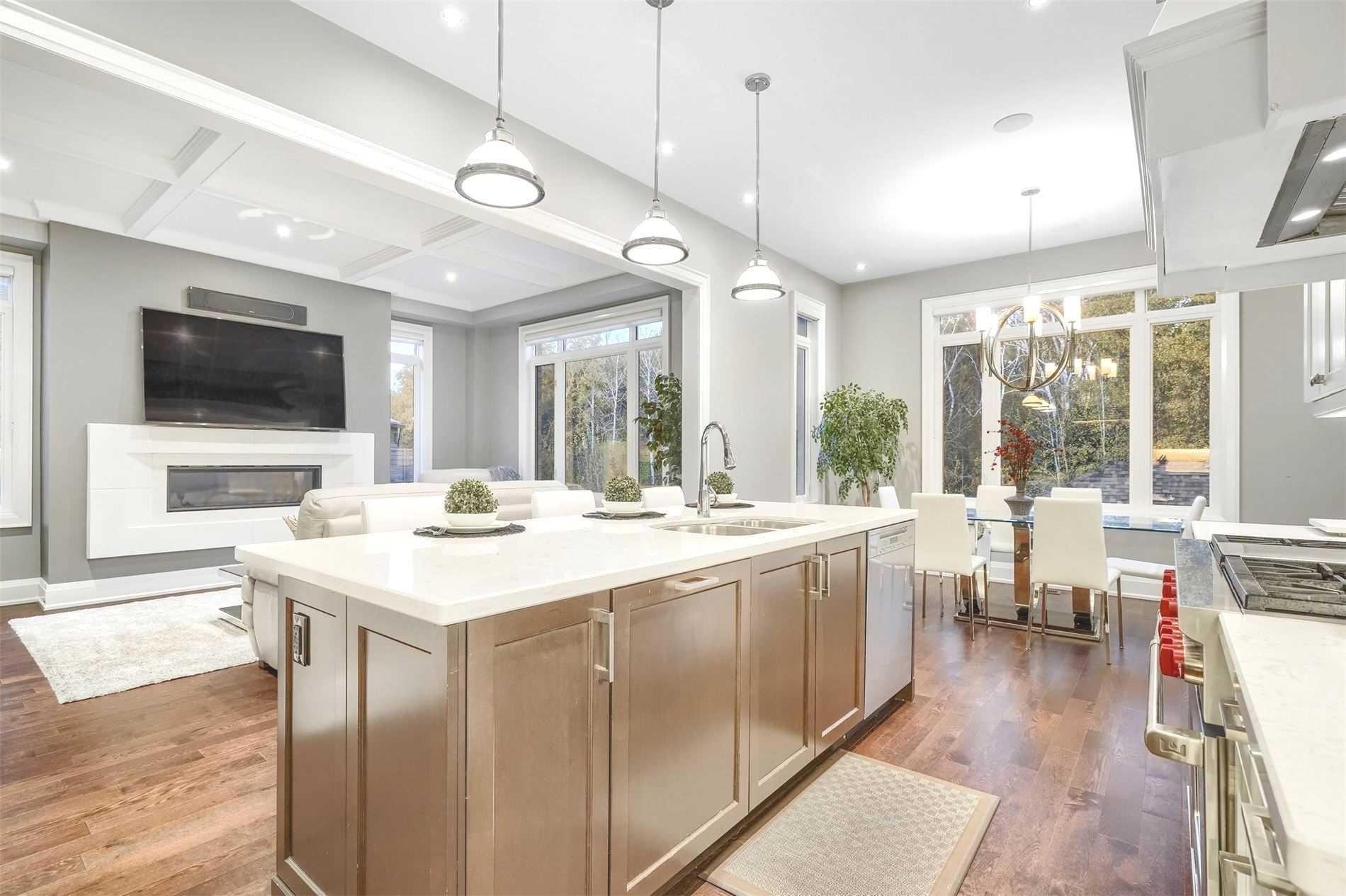 10 Donwoods Cres