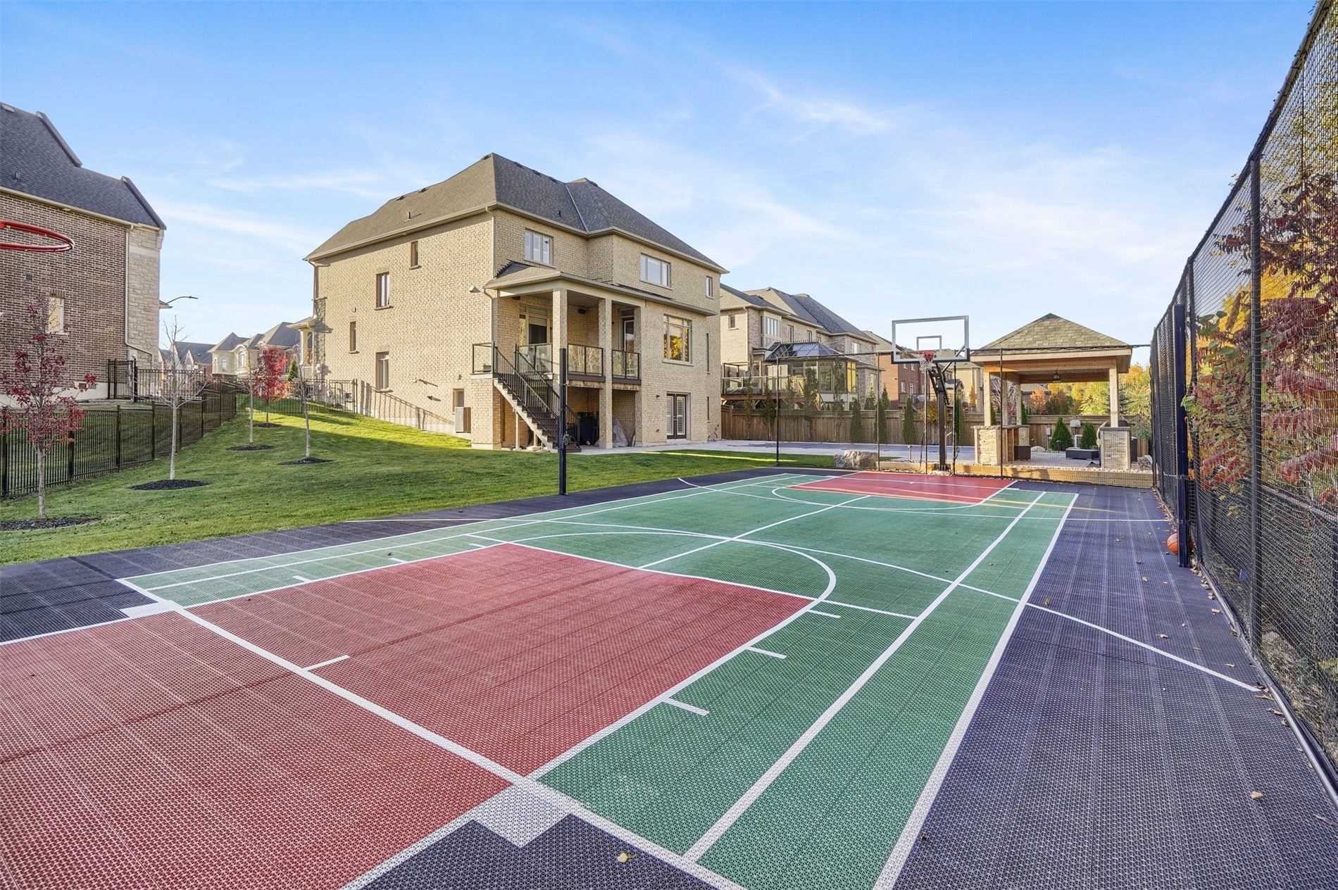 10 Donwoods Cres