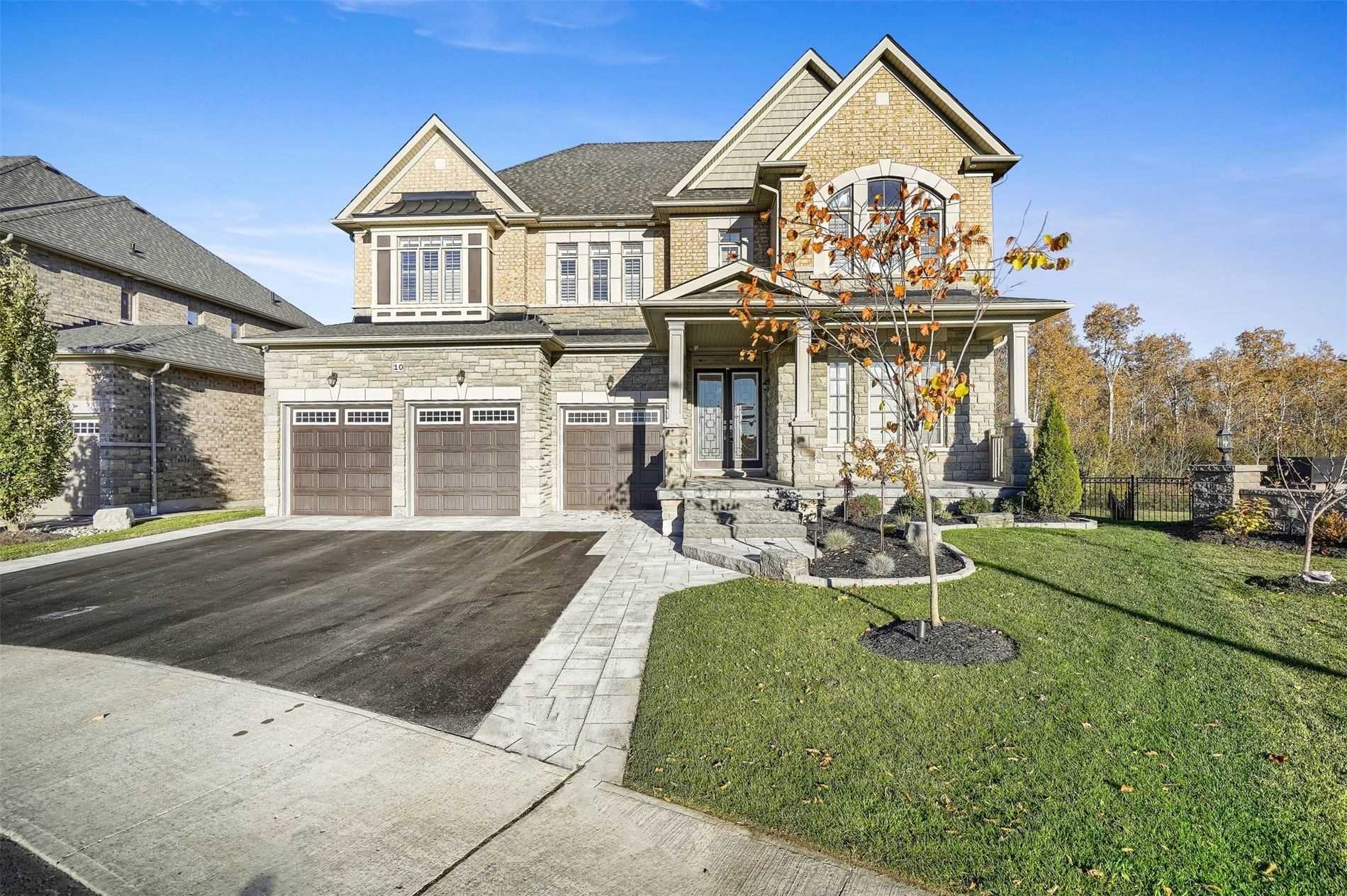 10 Donwoods Cres