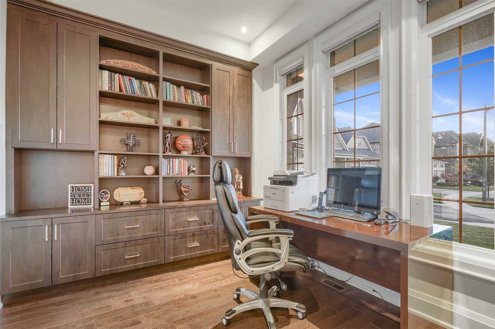 10 Donwoods Cres