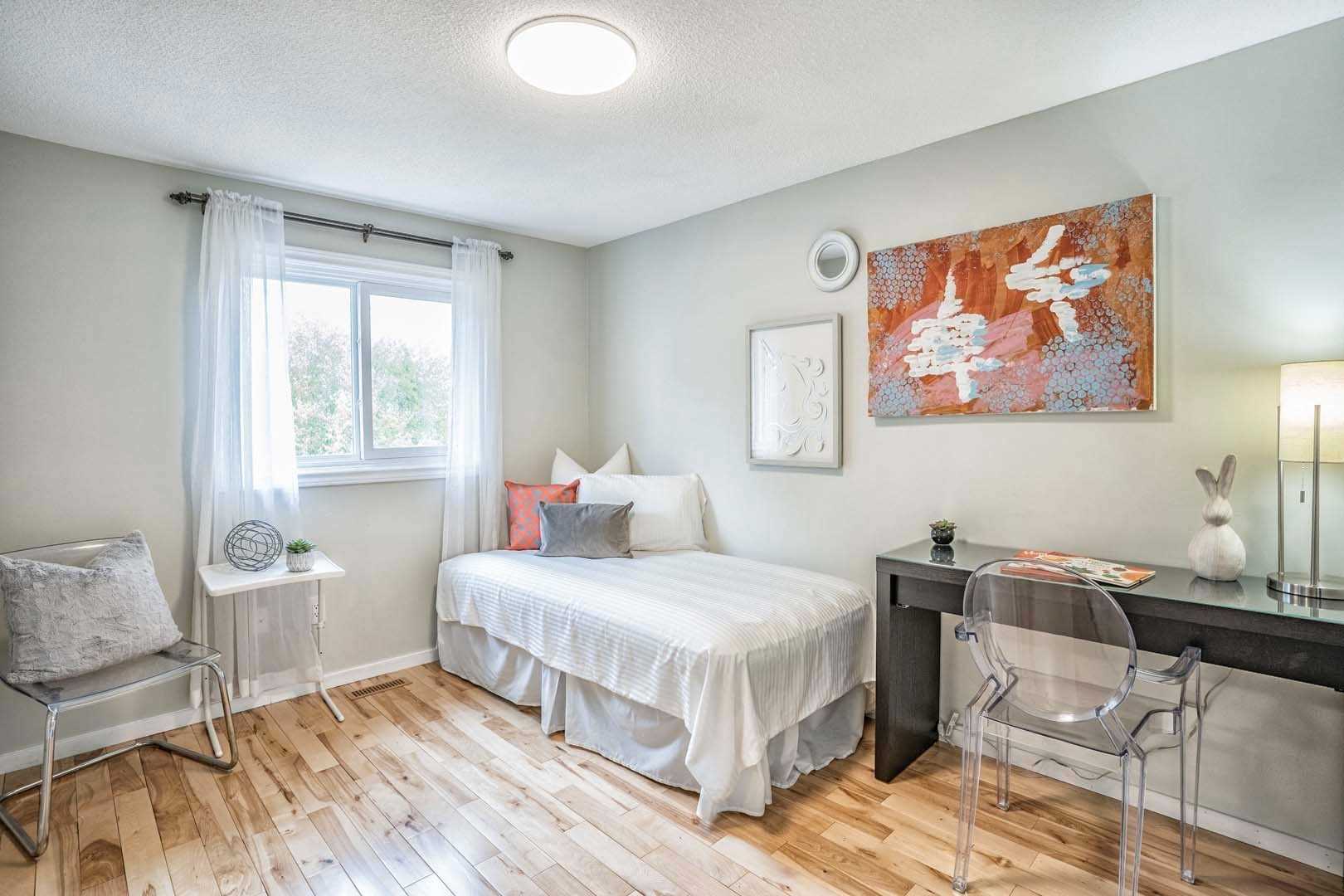63 Barrett Cres
