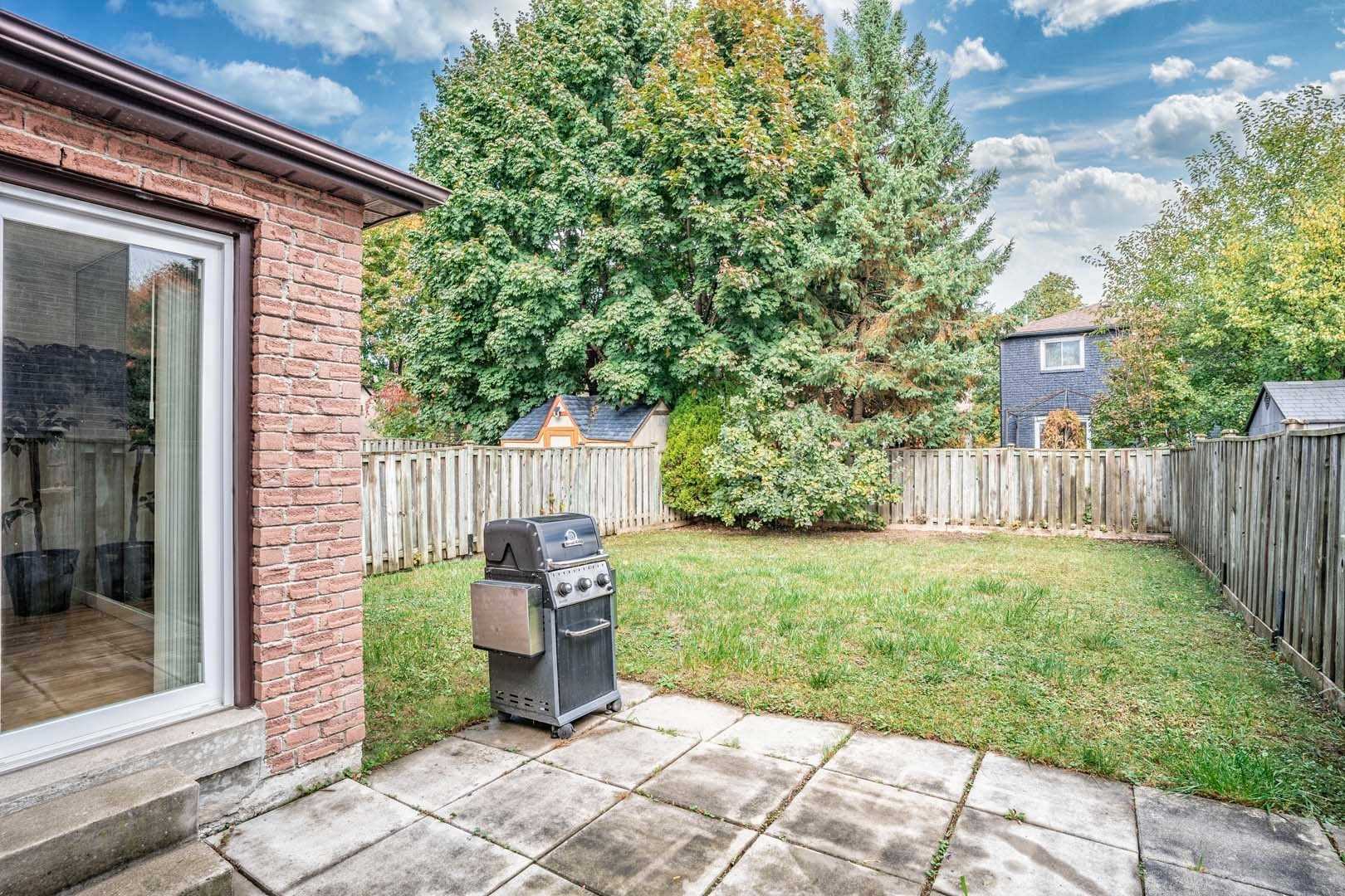 63 Barrett Cres