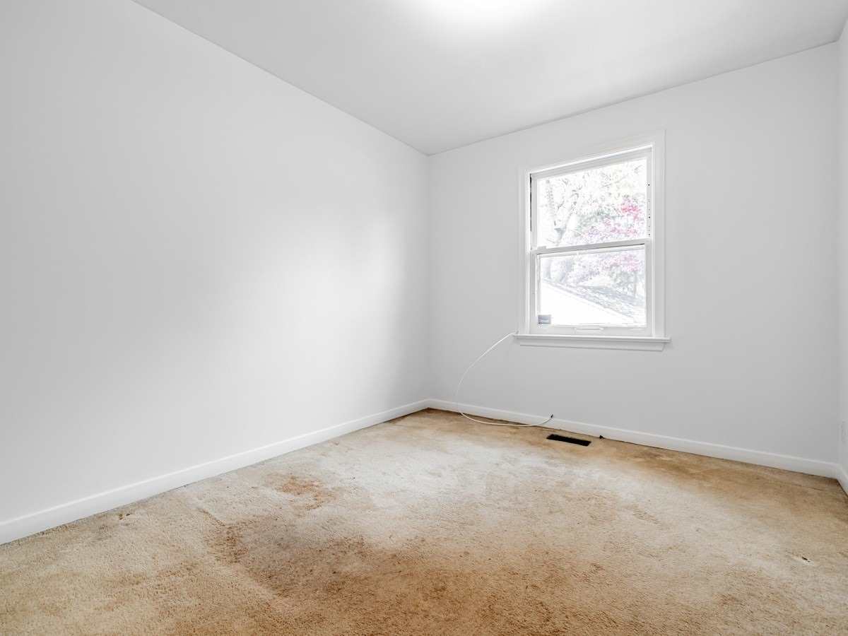 6 Larkhall Avenue
