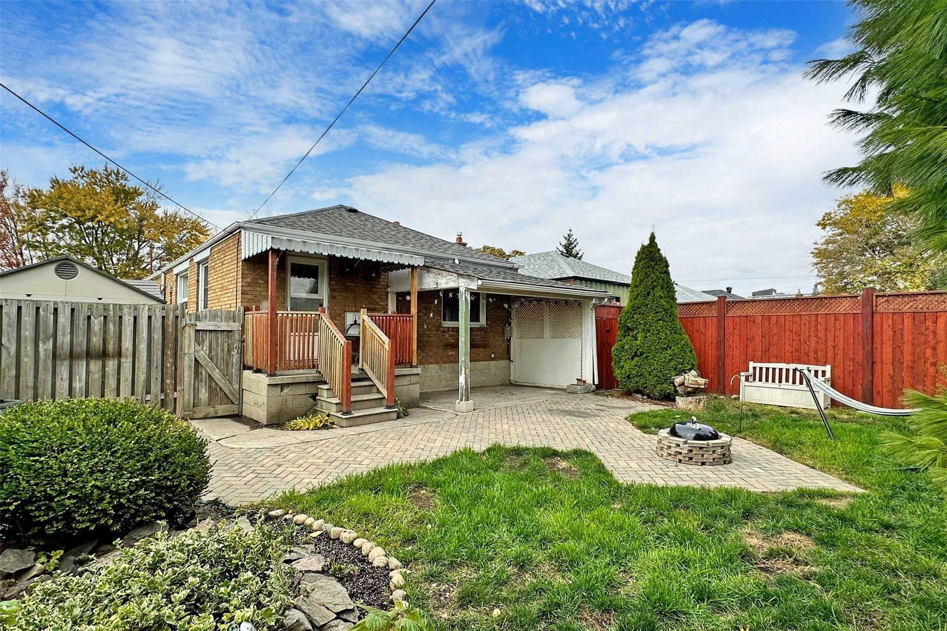1063 Warden Avenue
