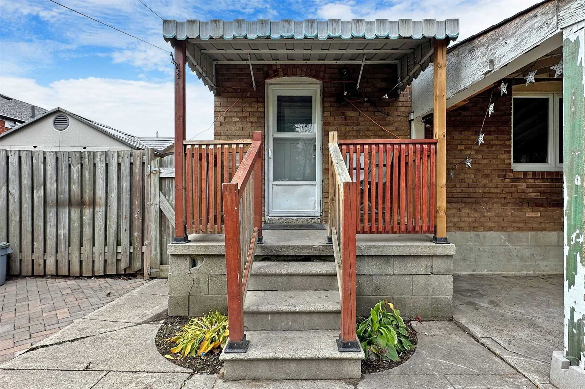 1063 Warden Avenue