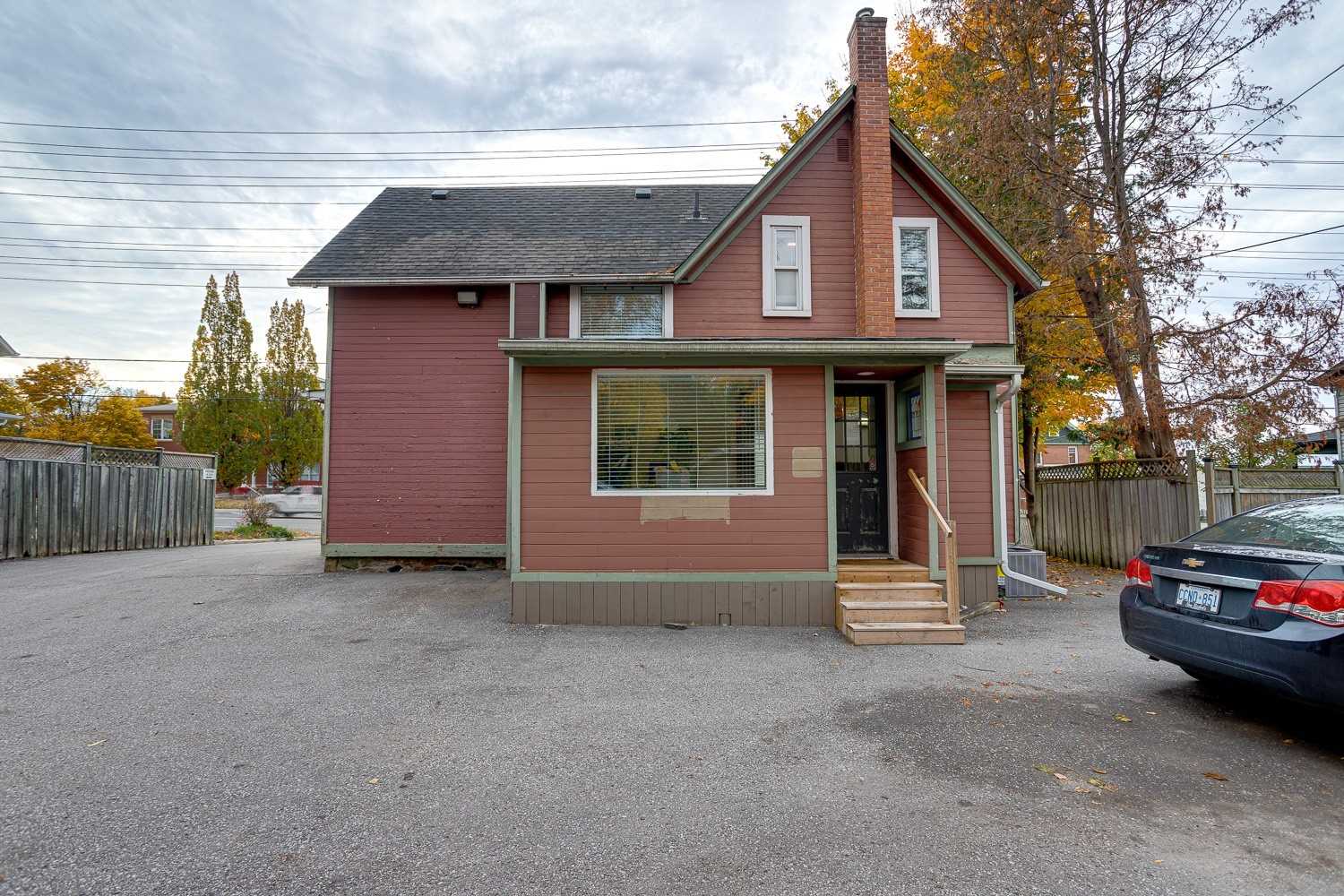572 Kingston Rd W
