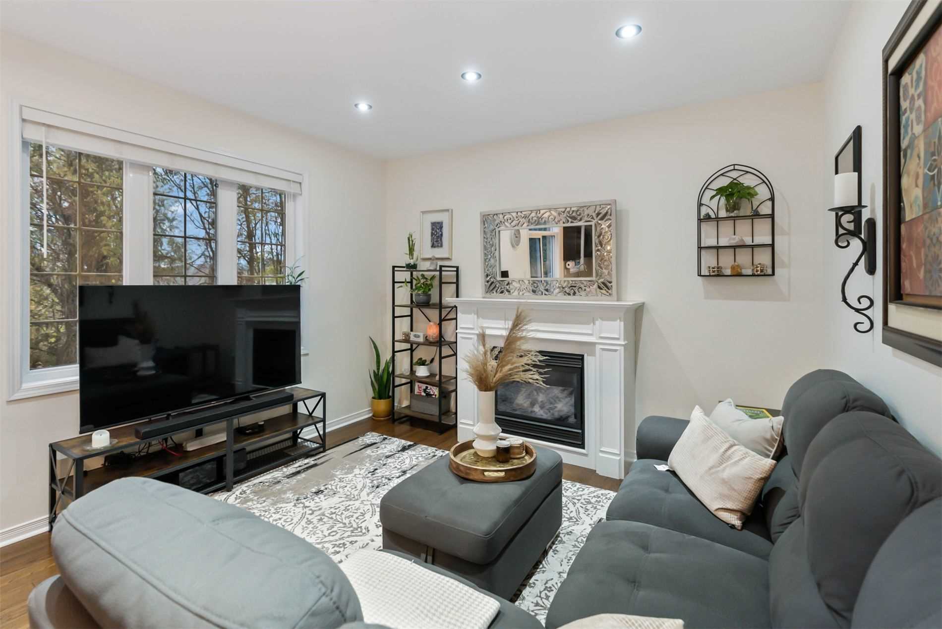 60 Milligan St