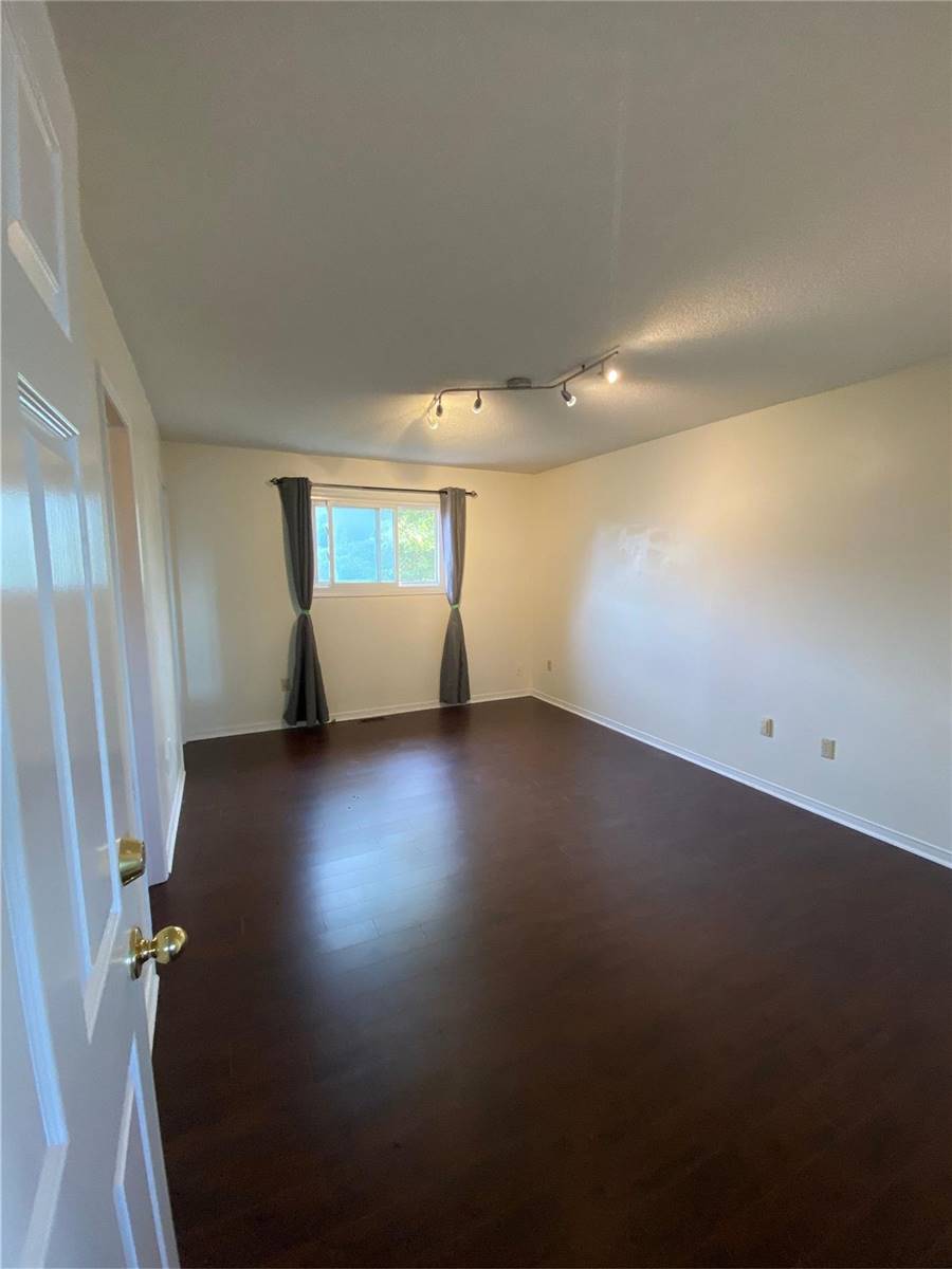 242 Delaney Dr