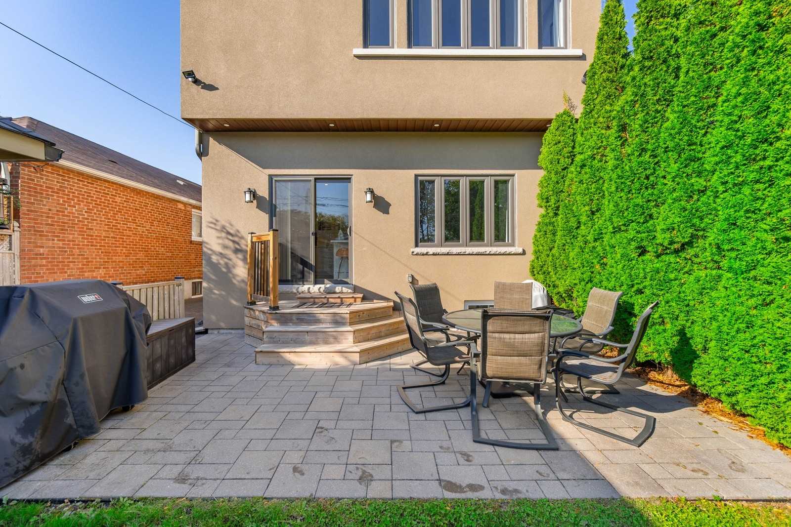 33 Norlong Boulevard