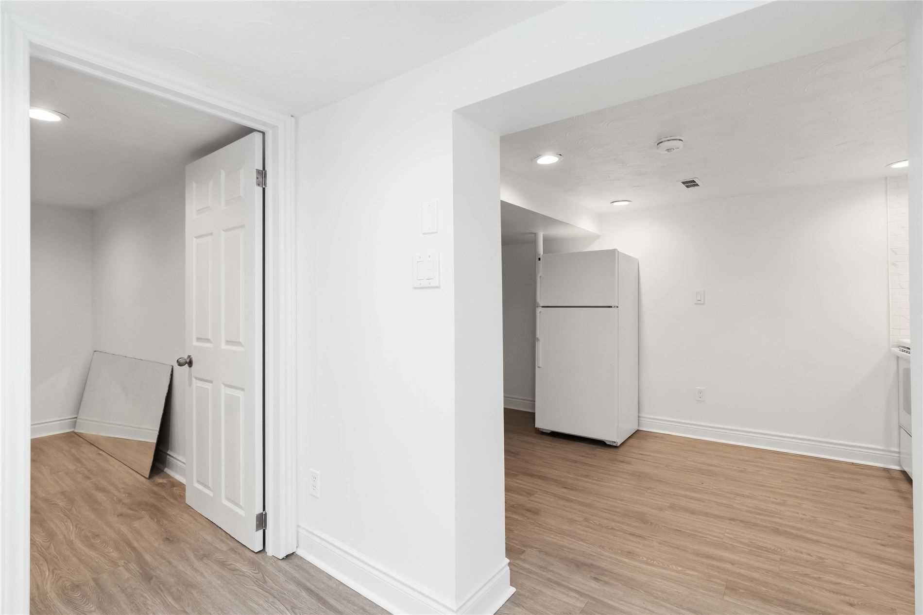 10 Compton Dr, #Bsmt