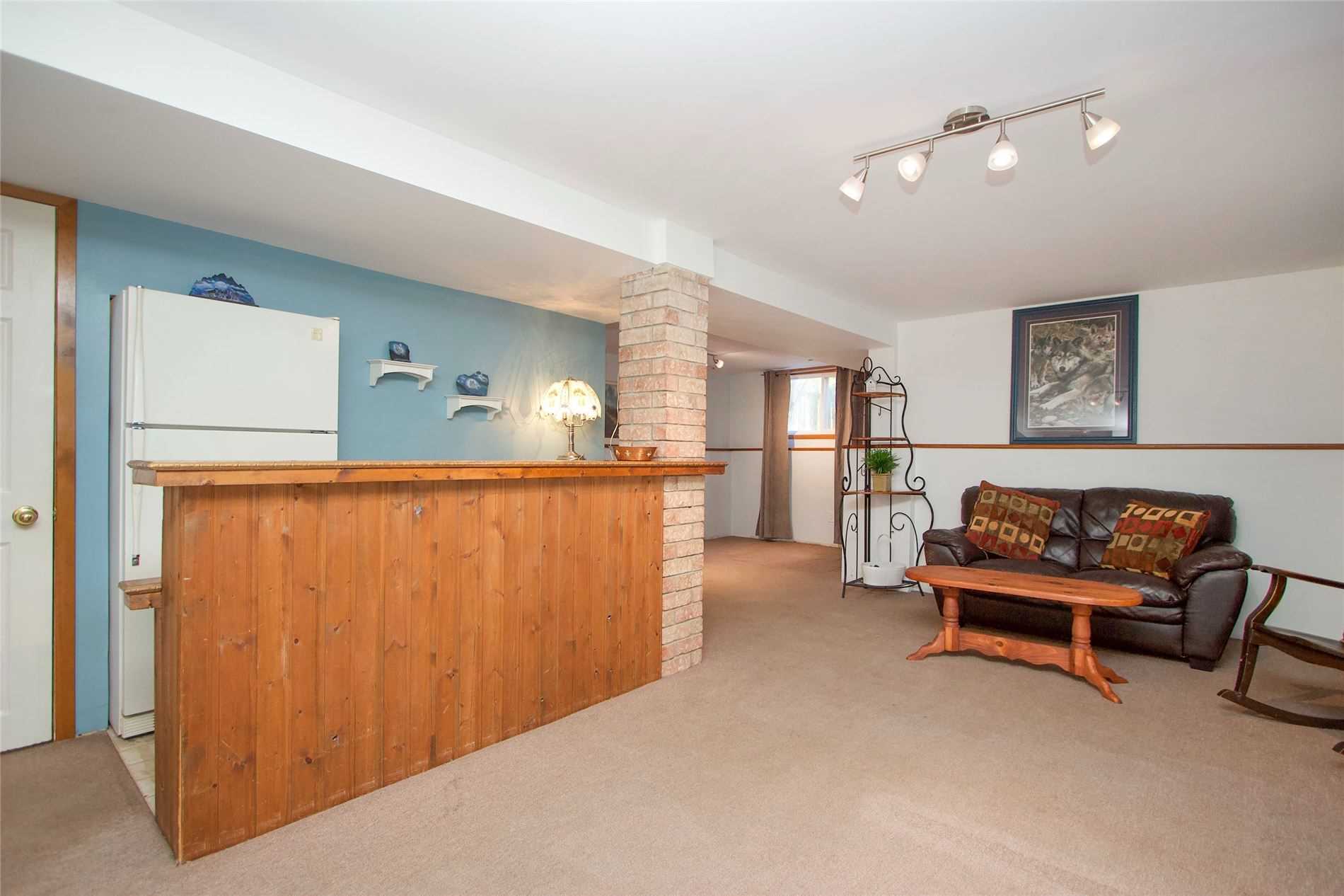 4 Giles Crt