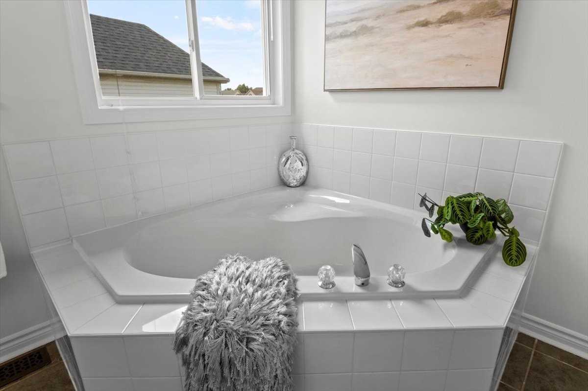 Listing E5824424 - Large Photo # 23
