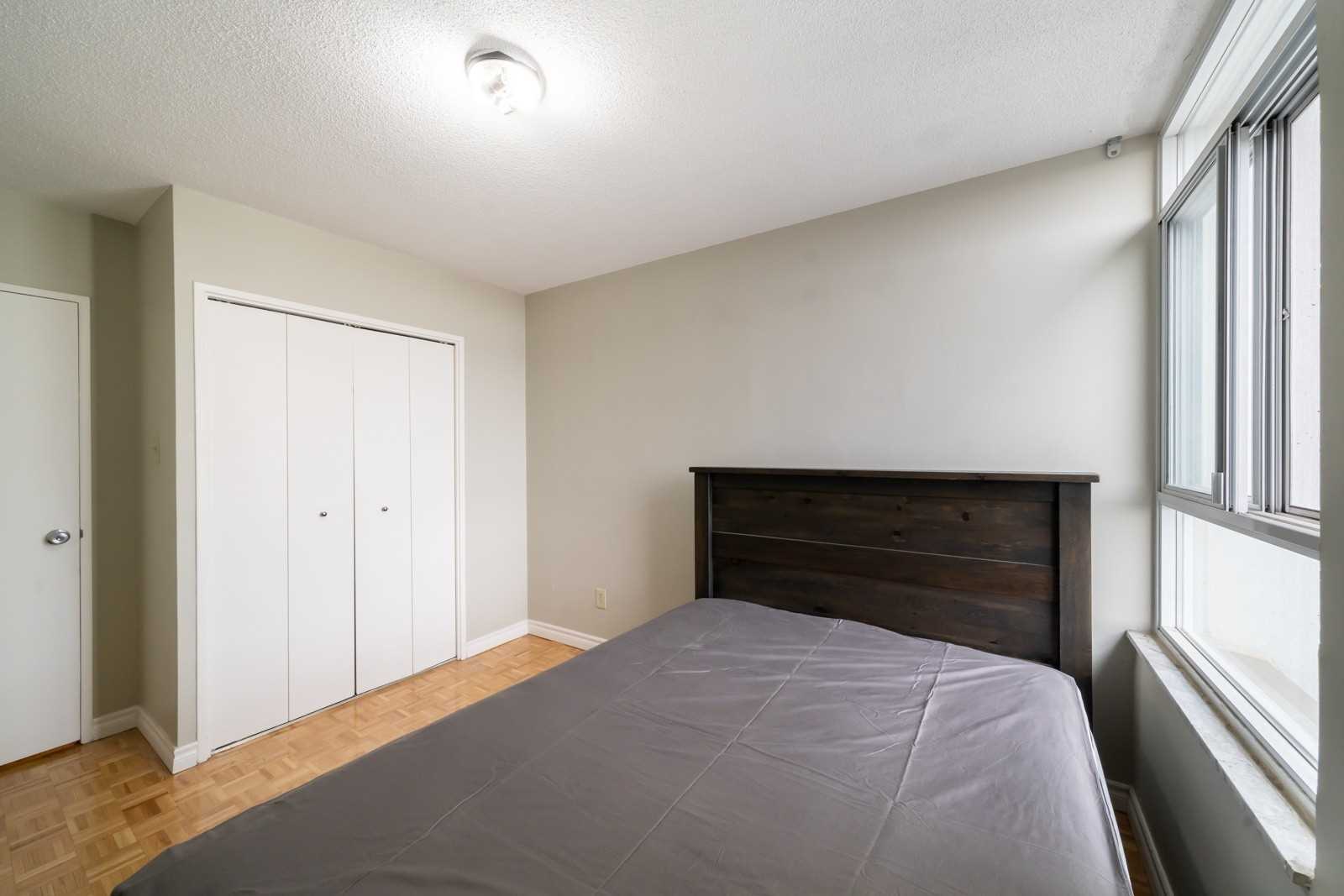 2550 Pharmacy Avenue #1206