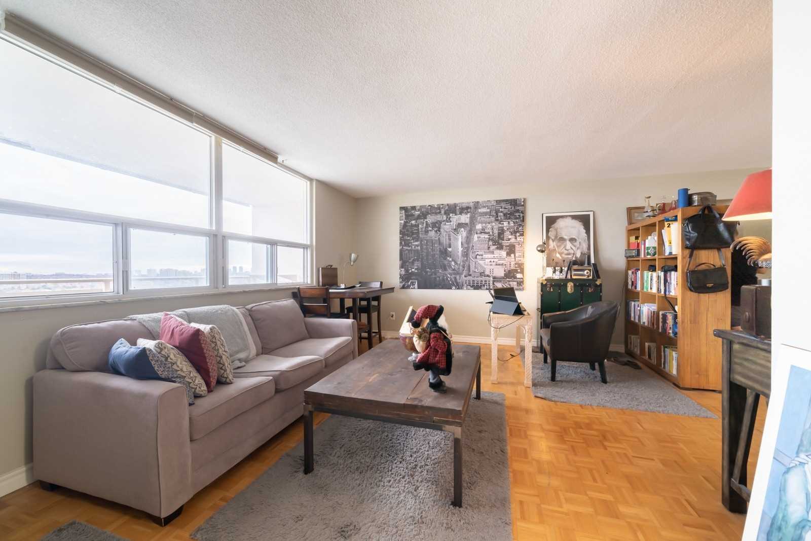 2550 Pharmacy Avenue #1206