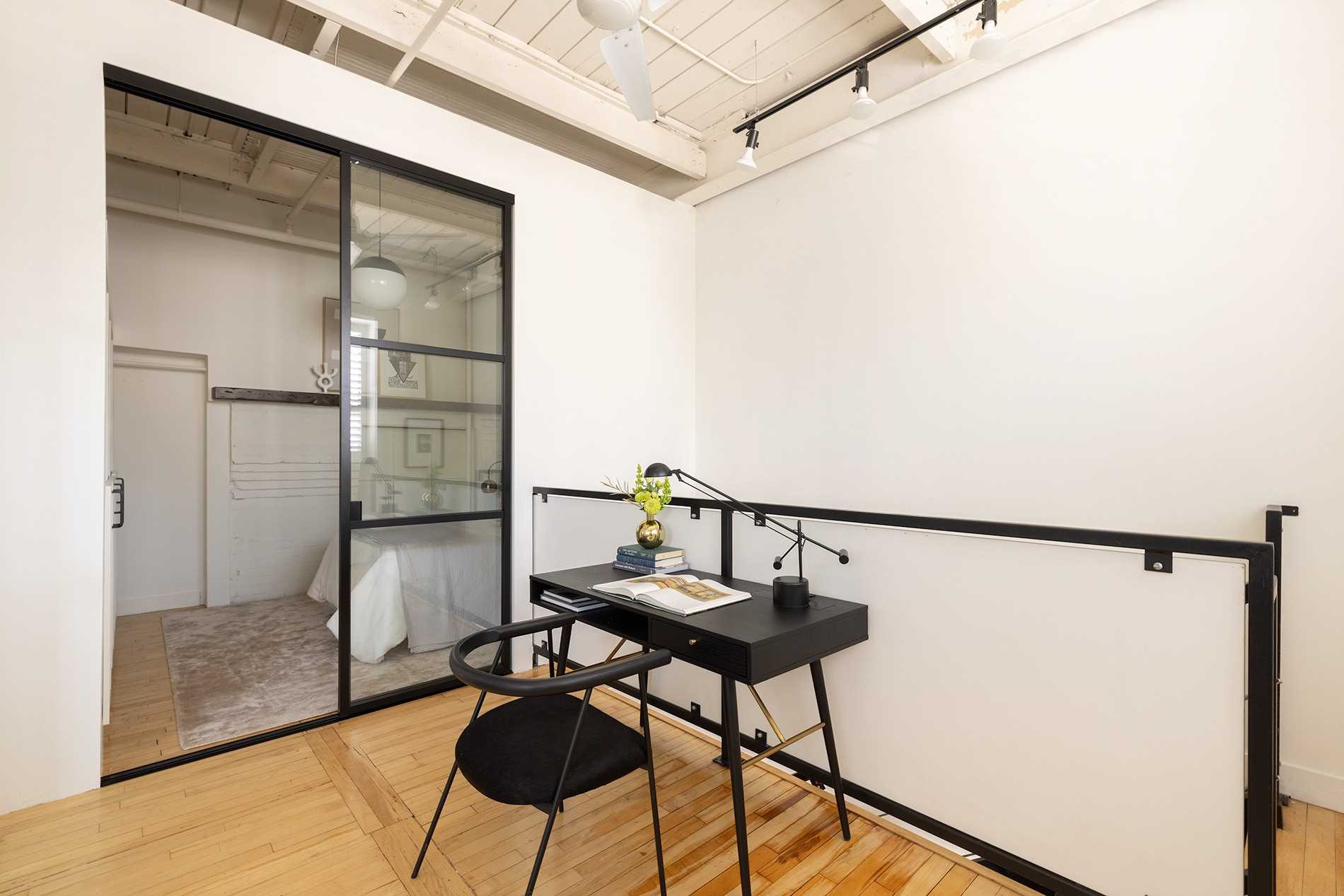 326 Carlaw Ave, #117