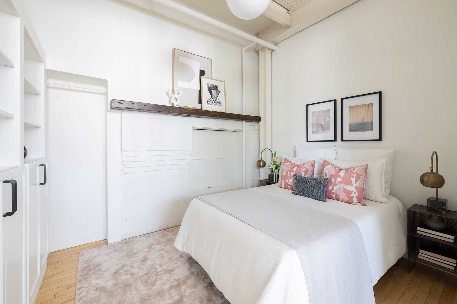 326 Carlaw Ave, #117
