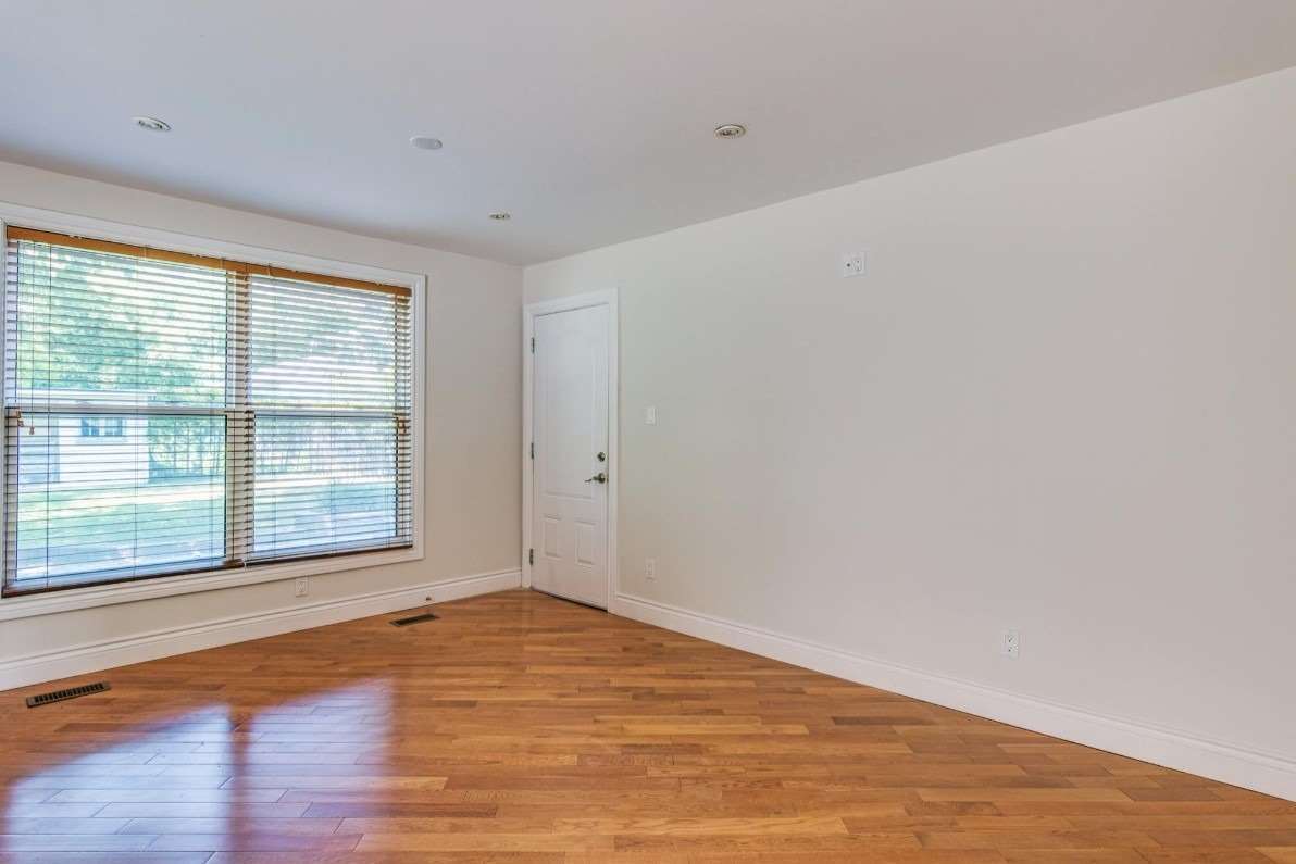 26 Whiting Ave, #Main