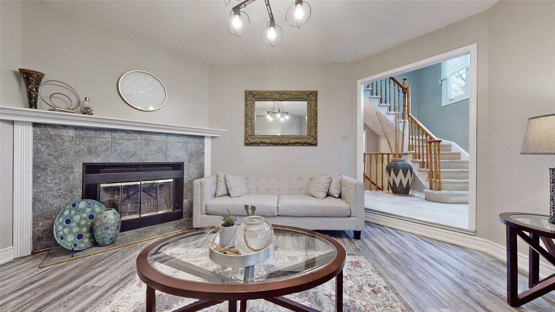 35 Davies Crescent