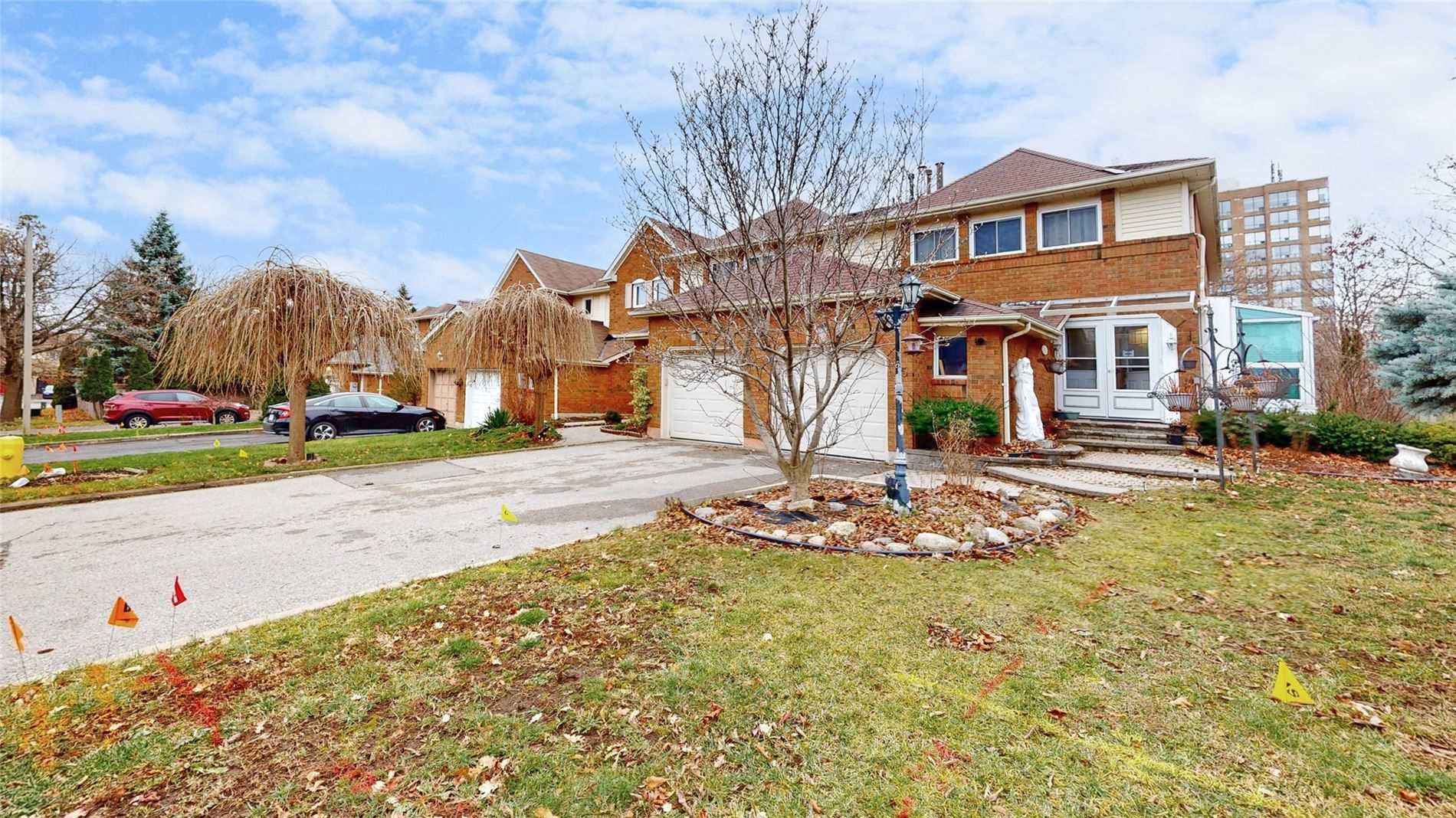 35 Davies Crescent