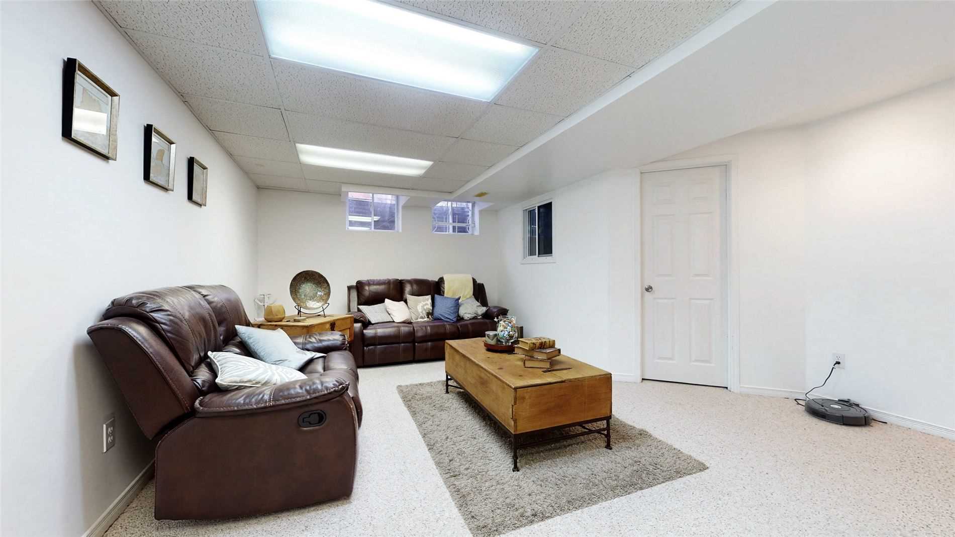 35 Davies Crescent
