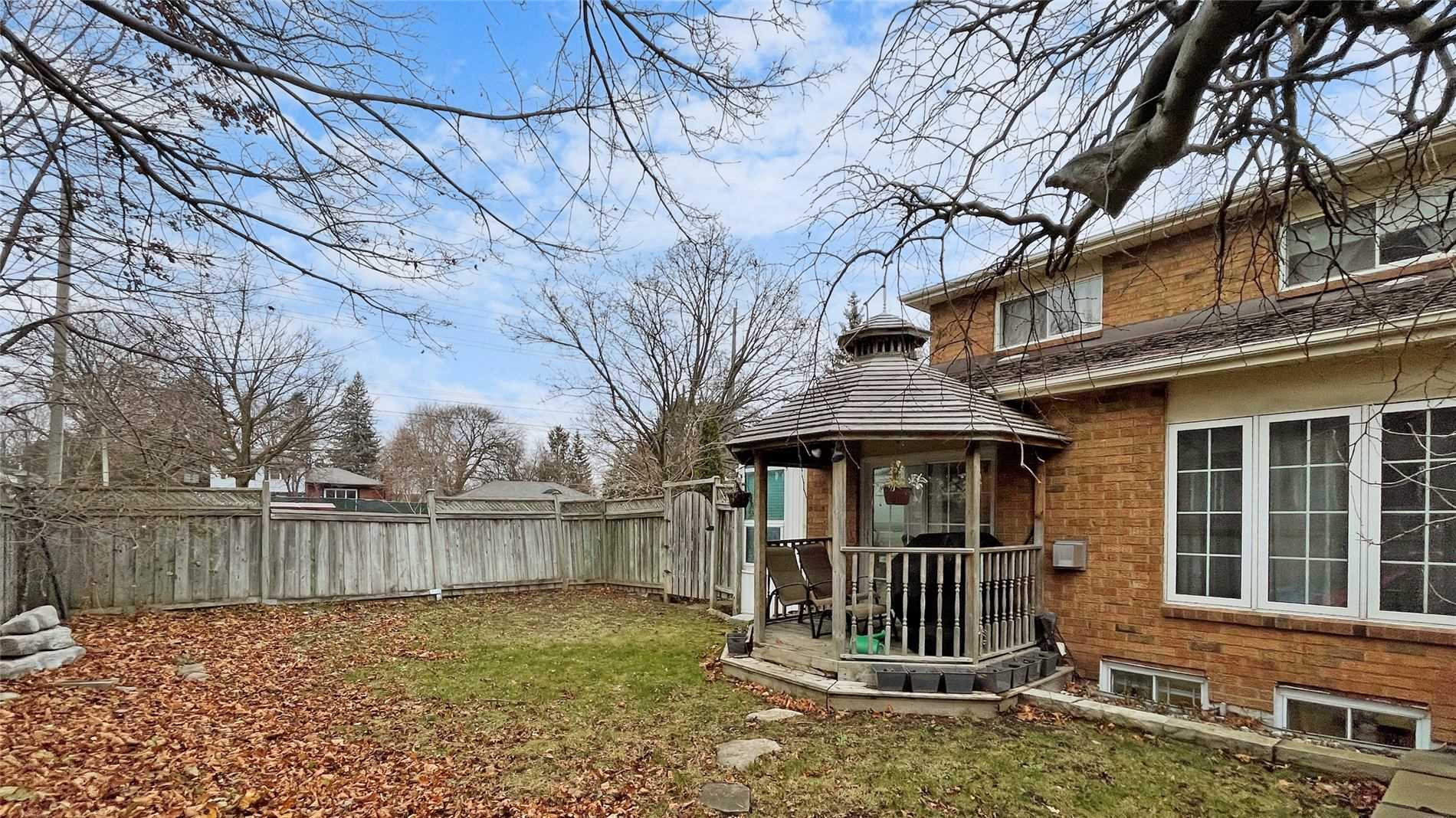 35 Davies Crescent