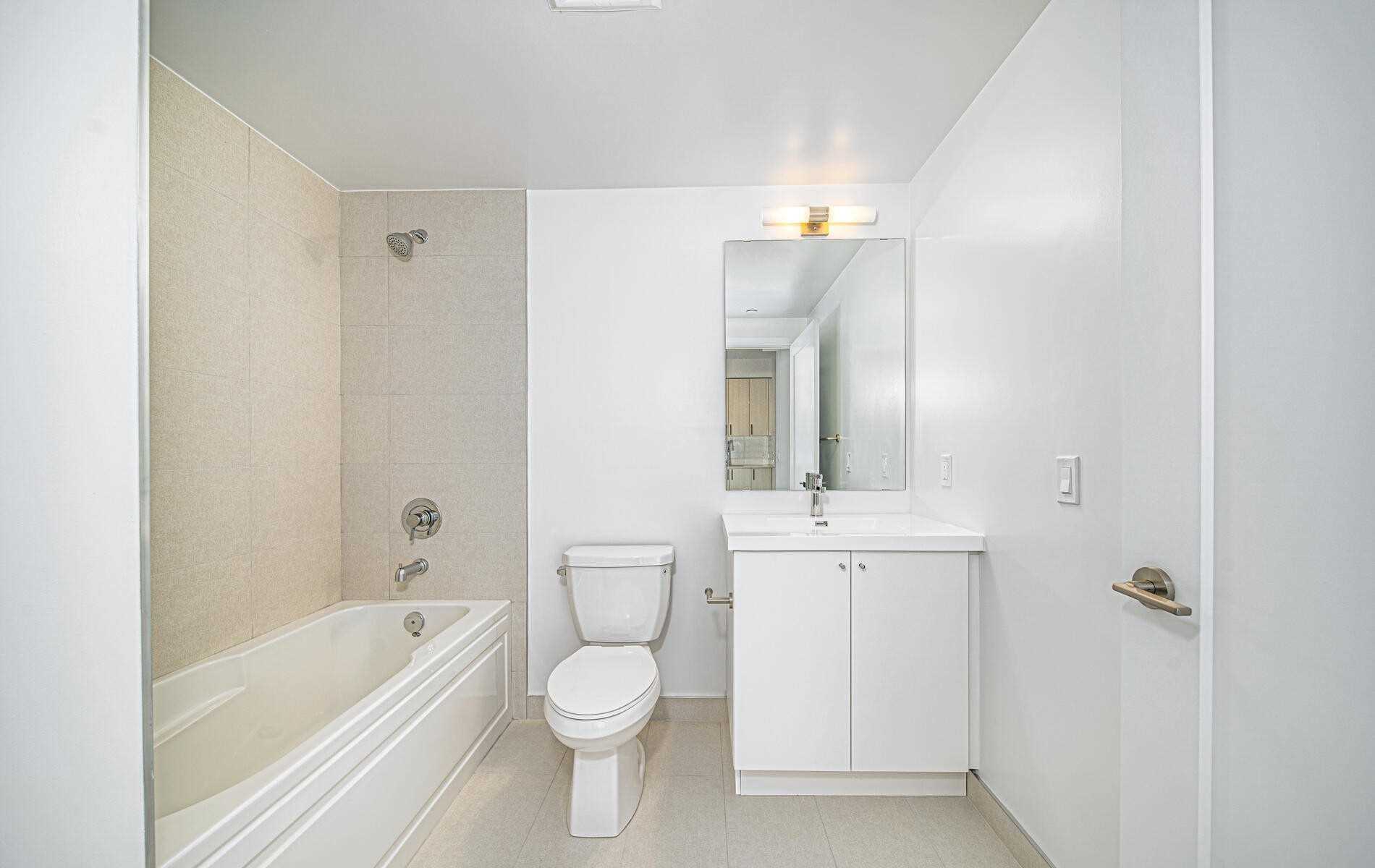 2550 Simcoe Street N, #1211