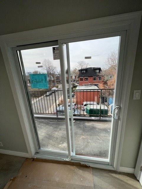 850 Carlaw Avenue, #3rd Flr