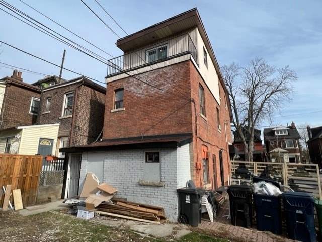 850 Carlaw Avenue, #3rd Flr