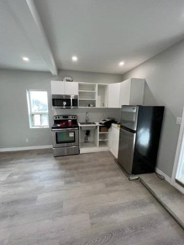850 Carlaw Avenue, #3rd Flr