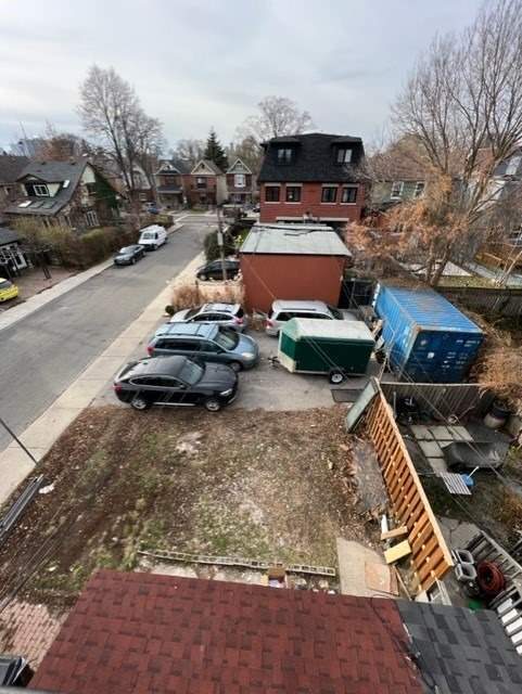 850 Carlaw Avenue, #3rd Flr