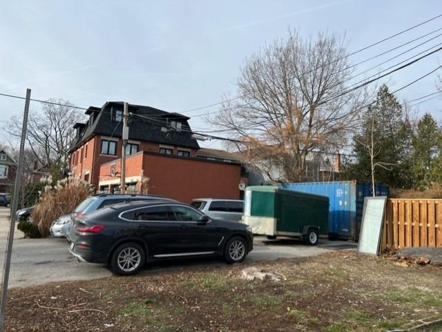 850 Carlaw Avenue, #3rd Flr
