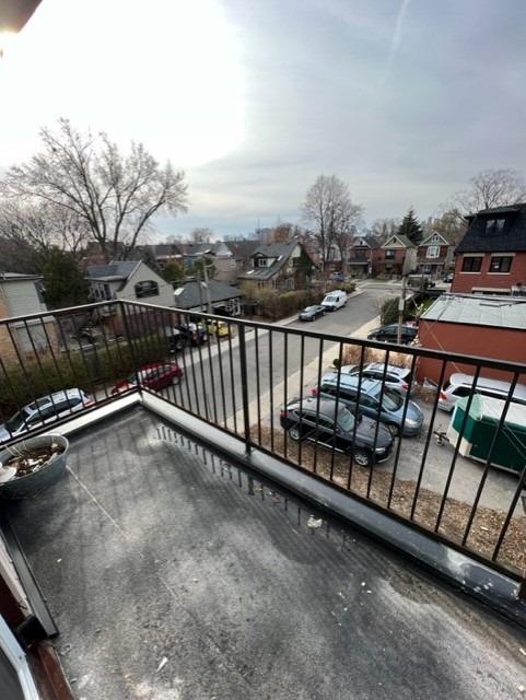 850 Carlaw Avenue, #3rd Flr