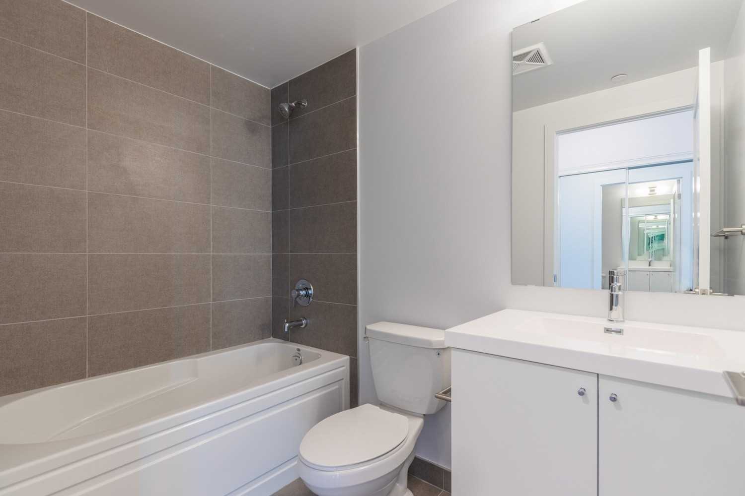 2550 Simcoe St N, #1709